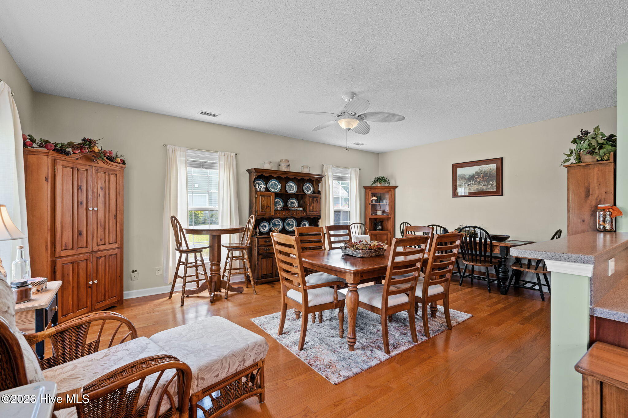 100570375 | Photo 18