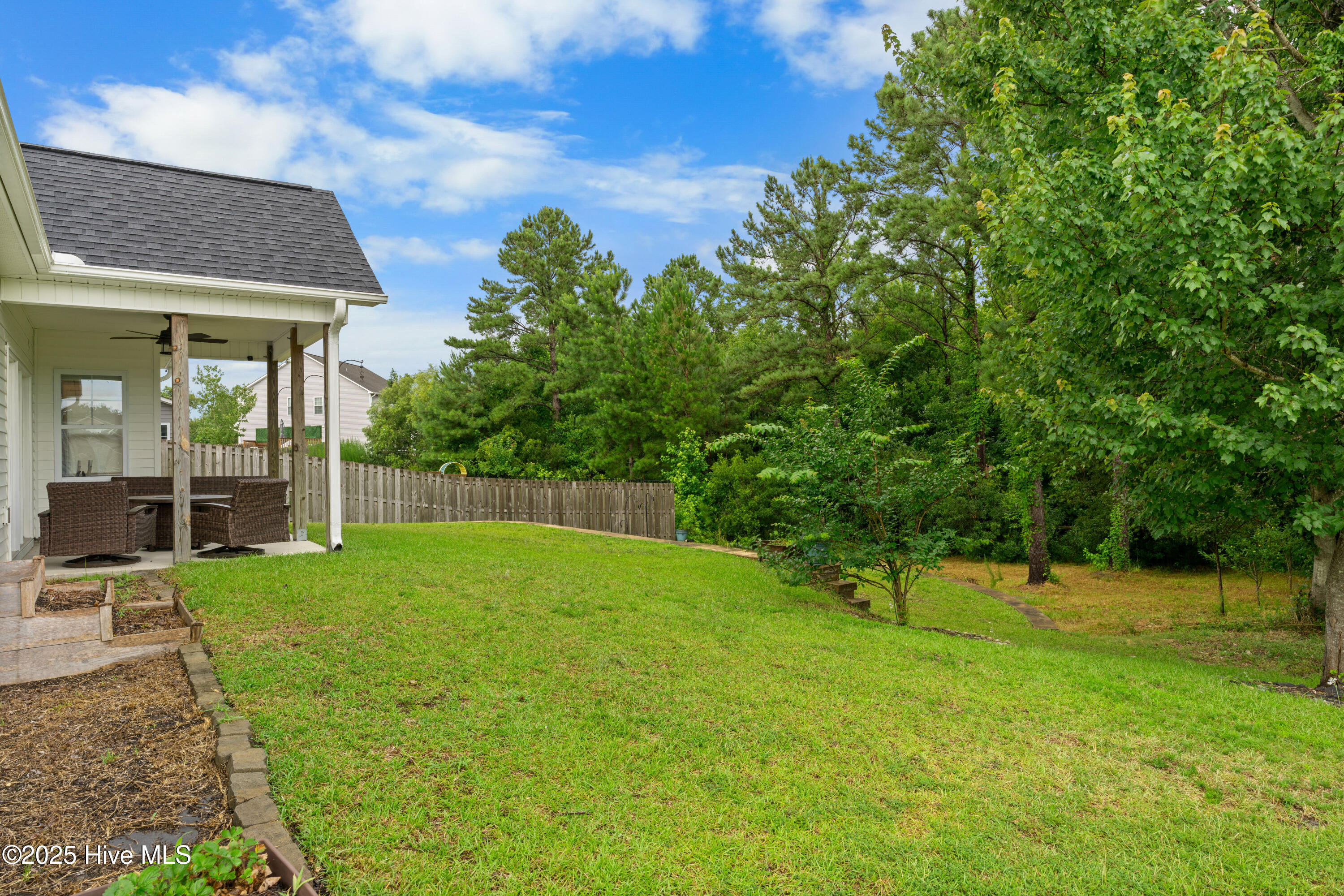 100518721 | Photo 11