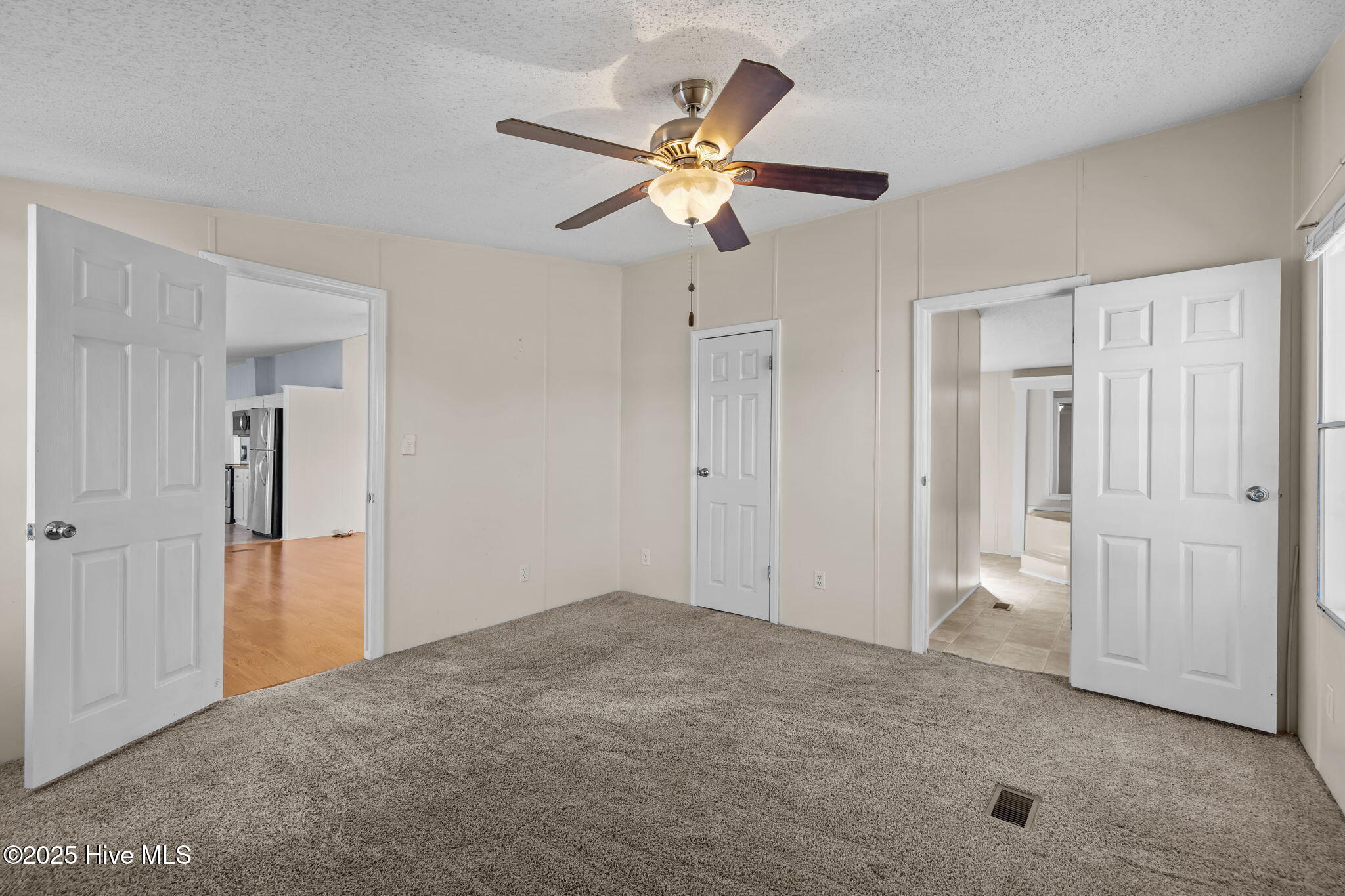 100540304 | Photo 15