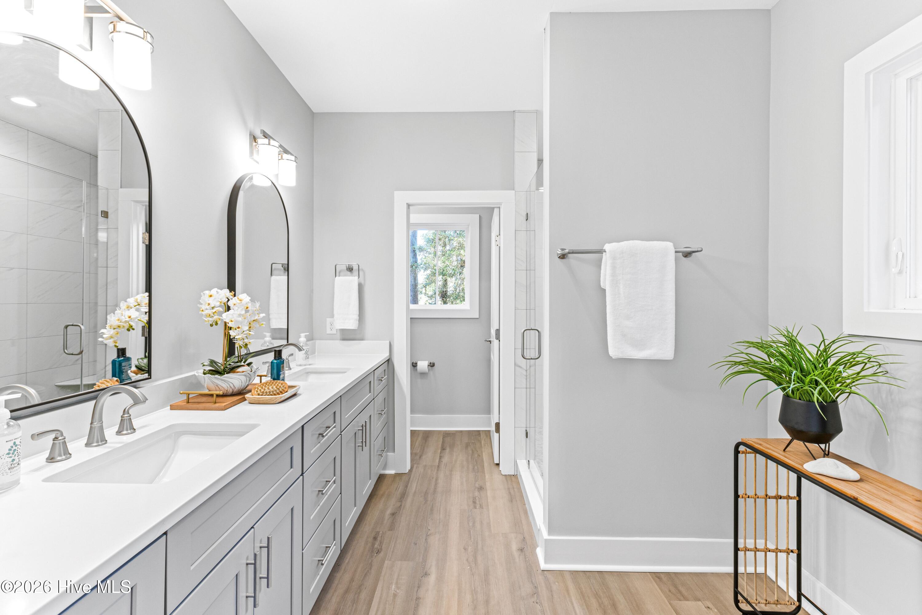 100547526 | Photo 23