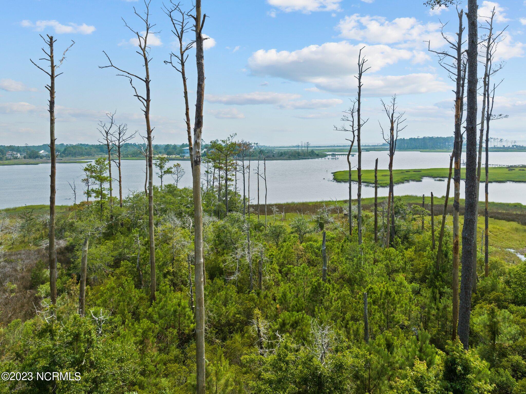 211 Leeward Lane,Beaufort
