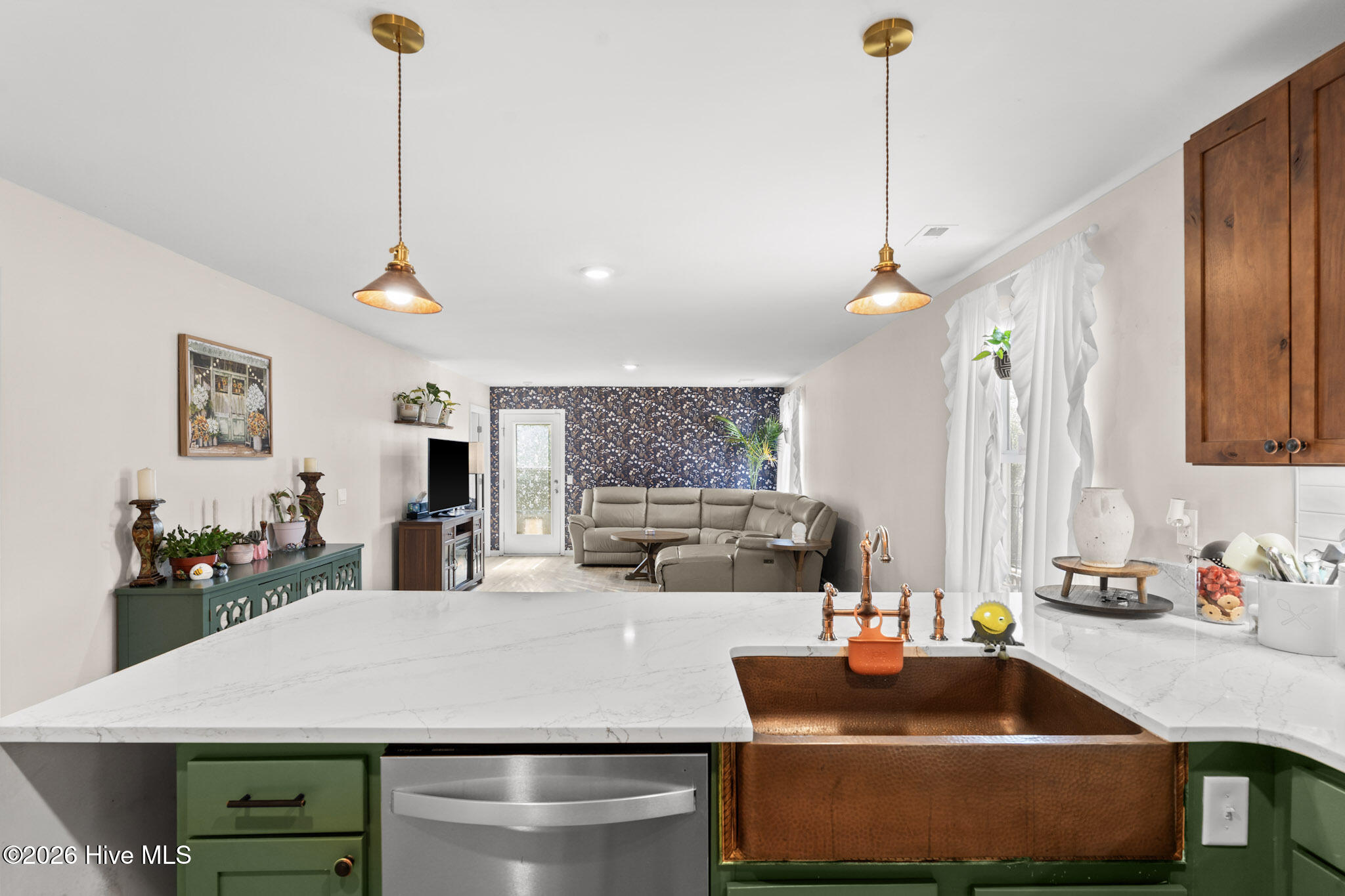 100566662 | Photo 63