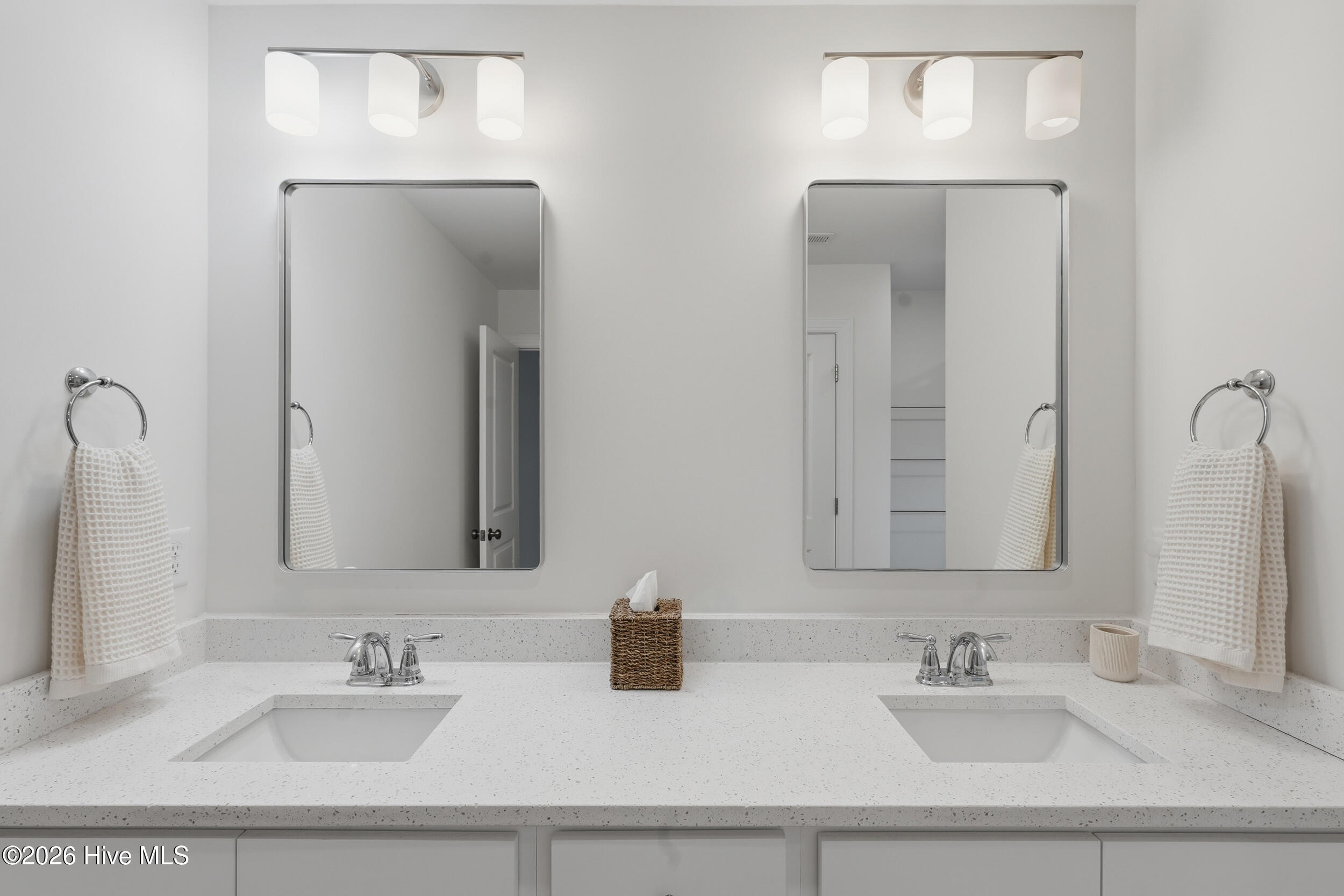 100559477 | Photo 29