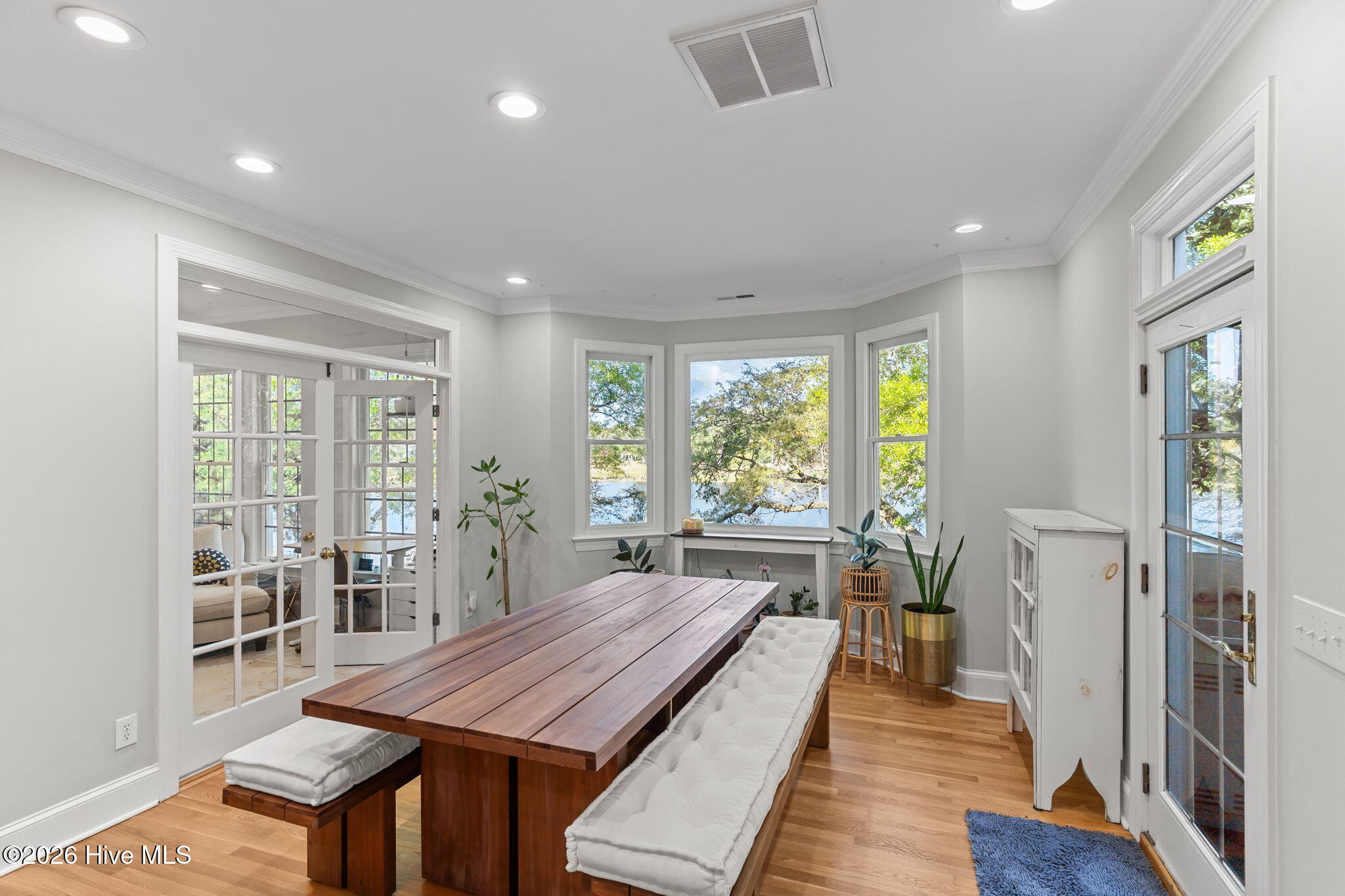 100556874 | Photo 28