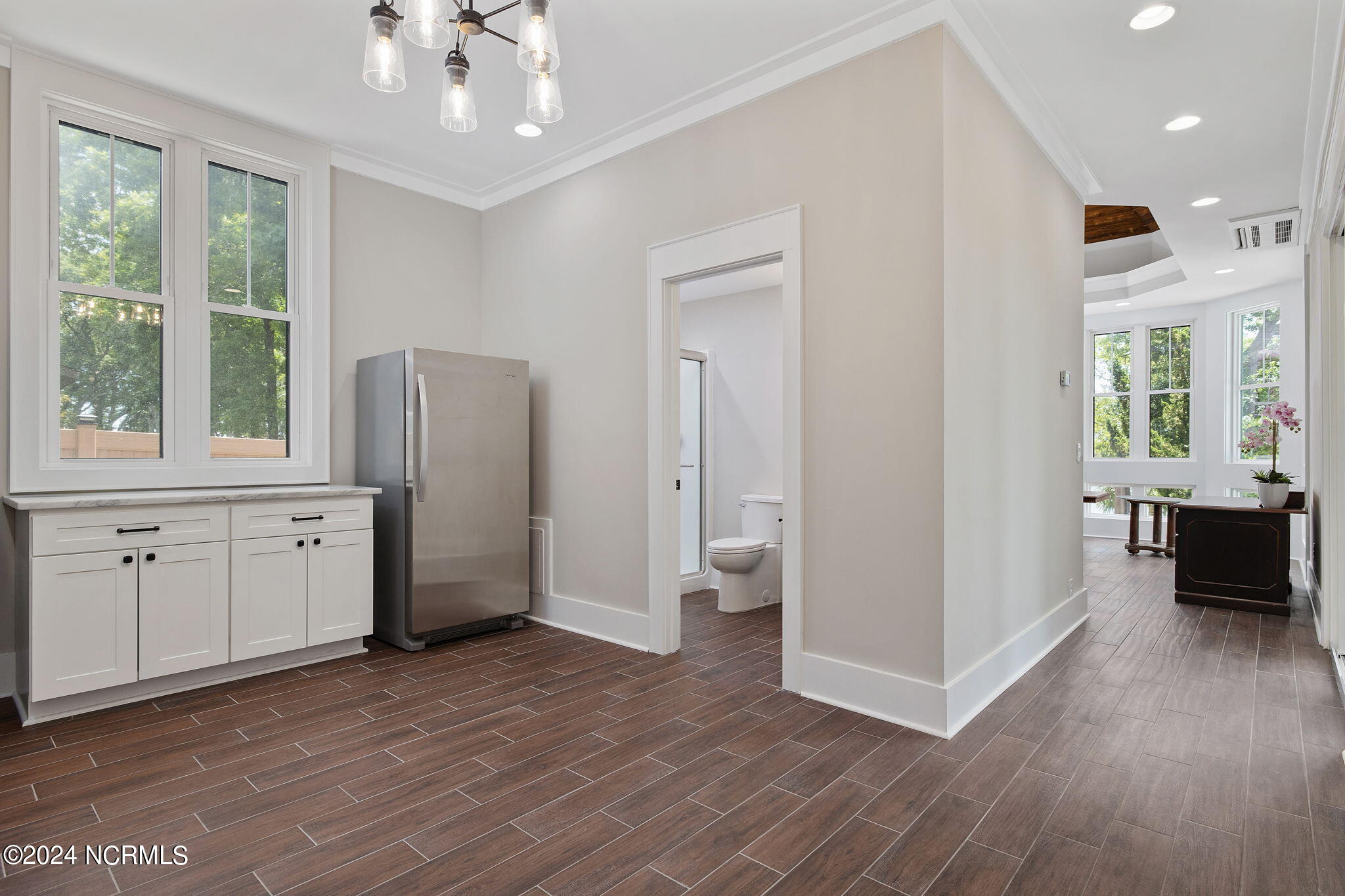 100453856 | Photo 36