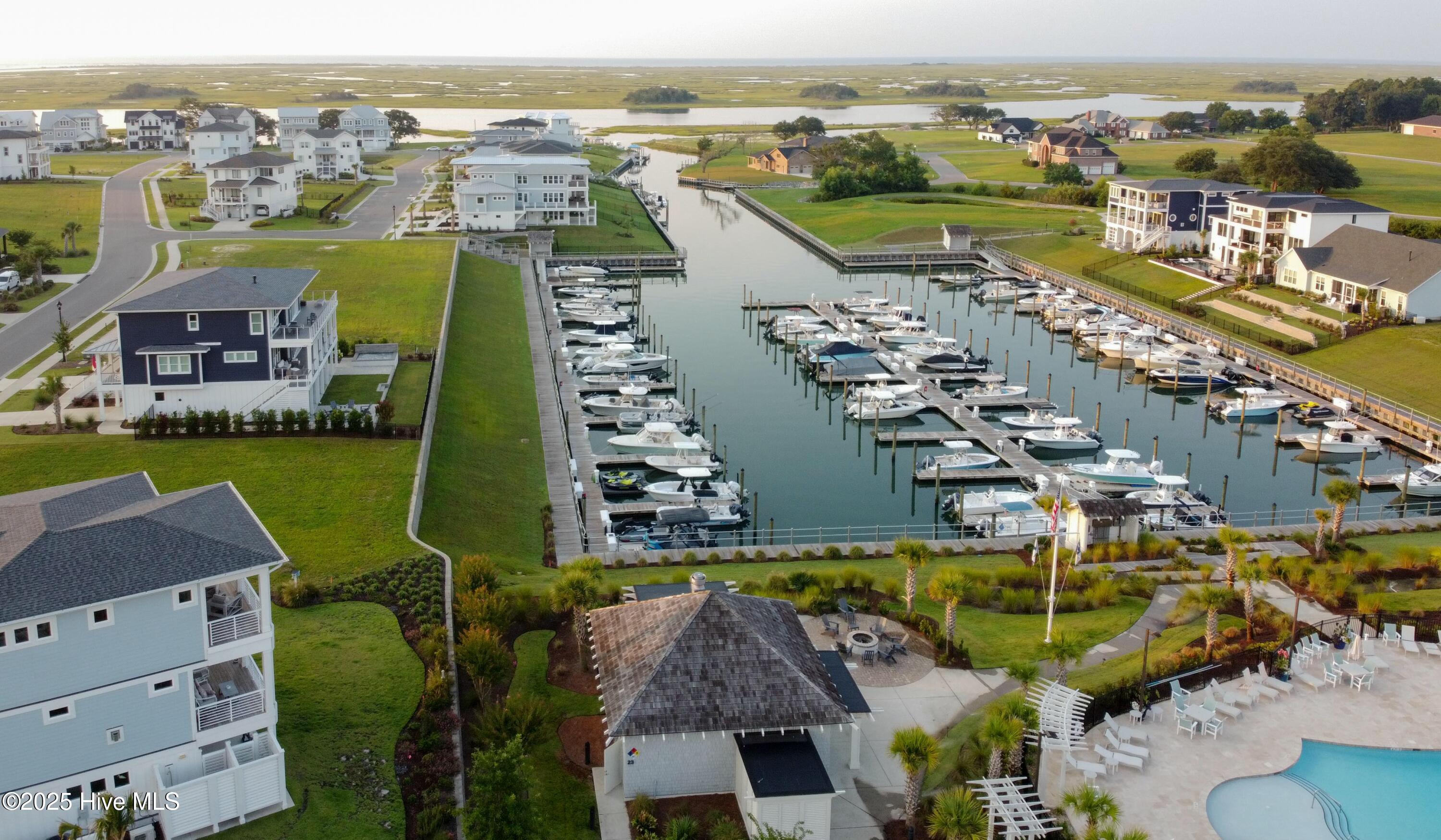 100489115 | Photo 30