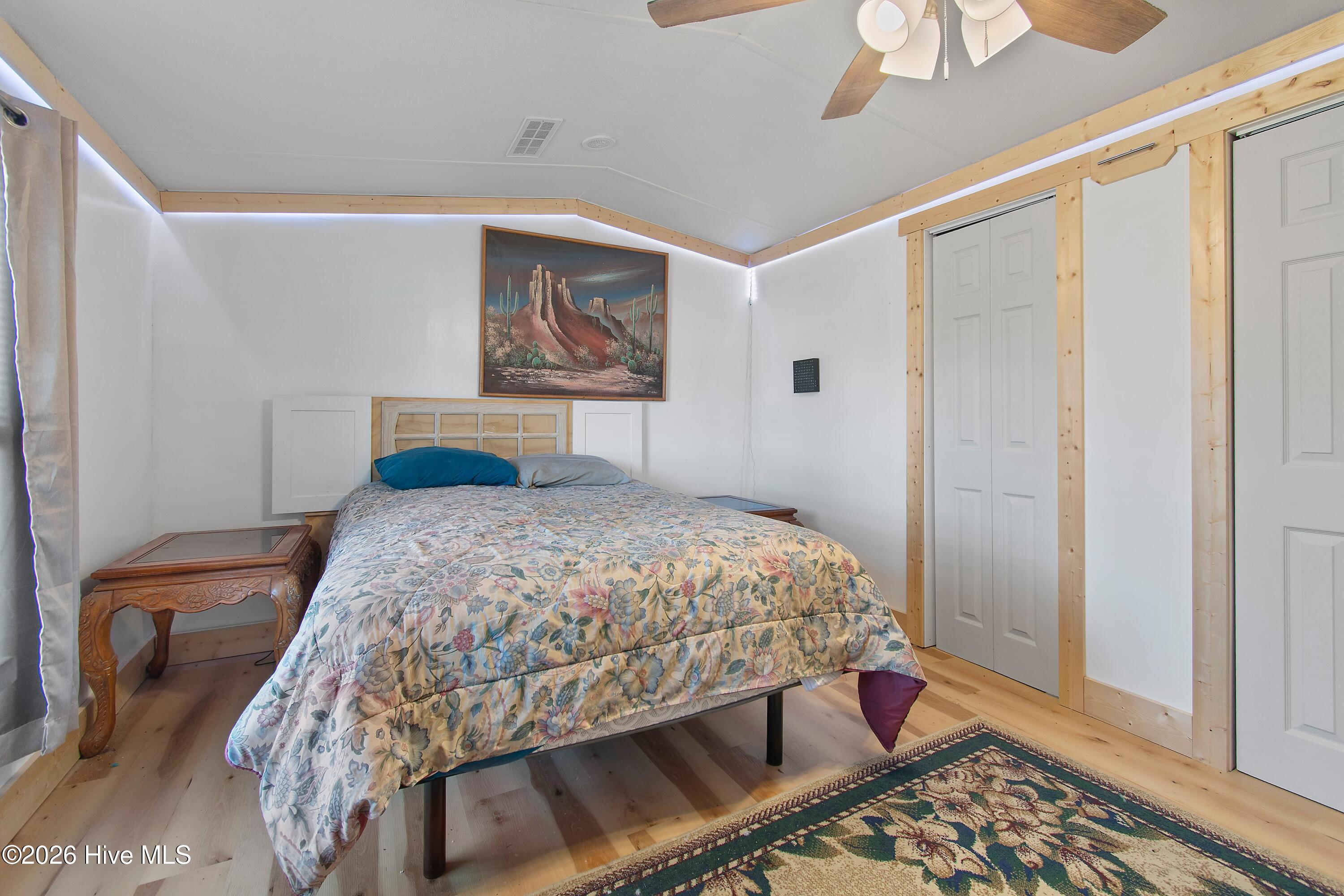 100553824 | Photo 16