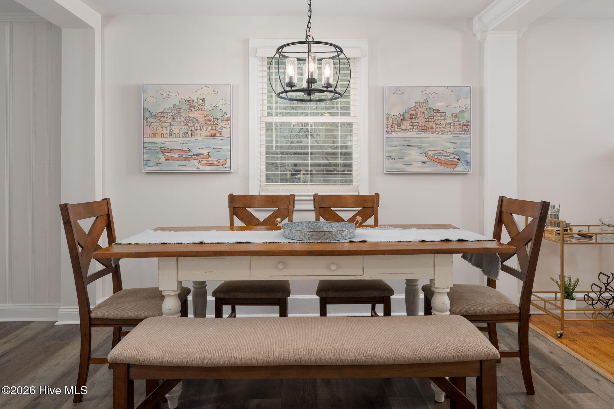 100566182 | Photo 11