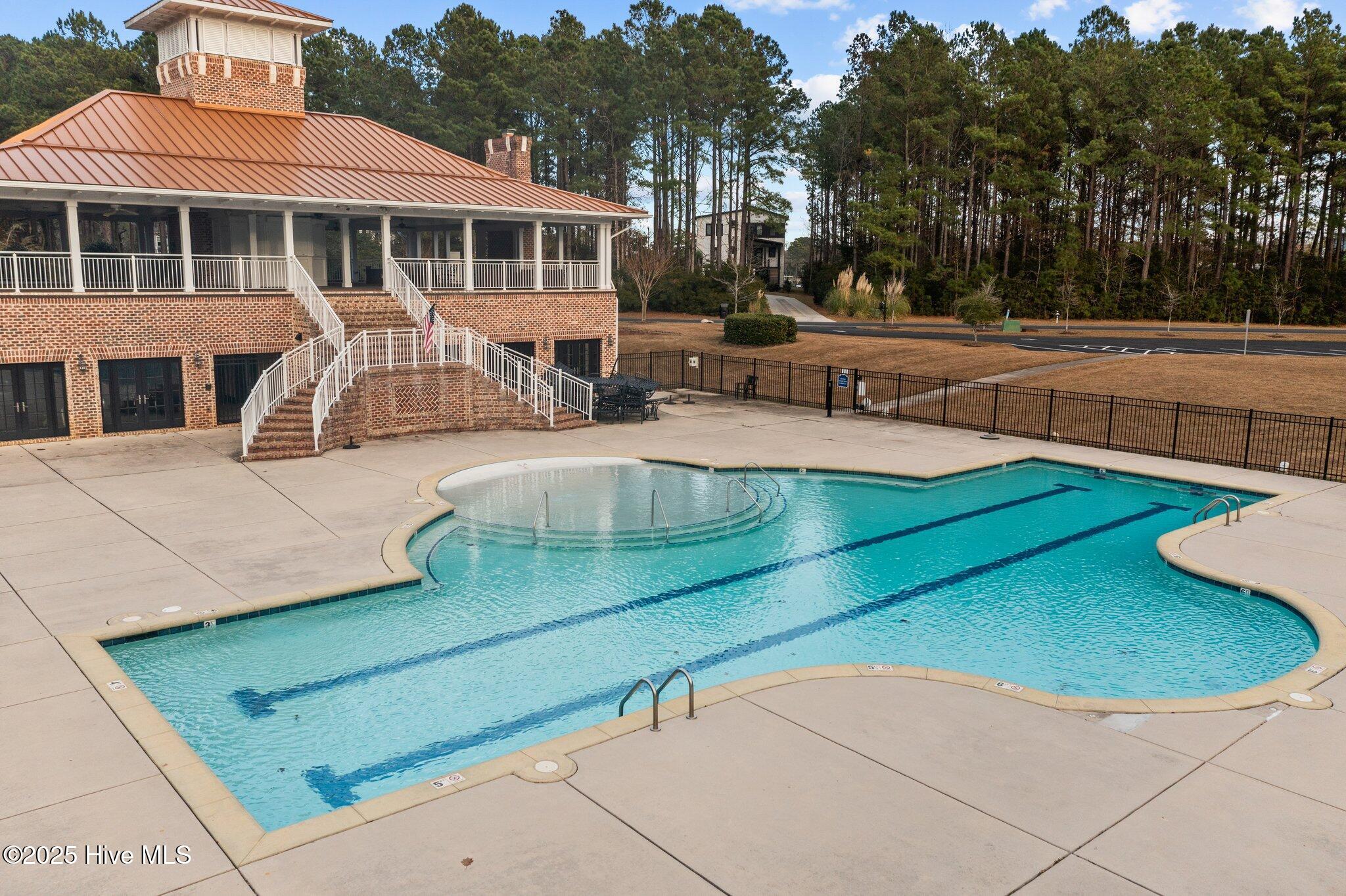 100518593 | Photo 71