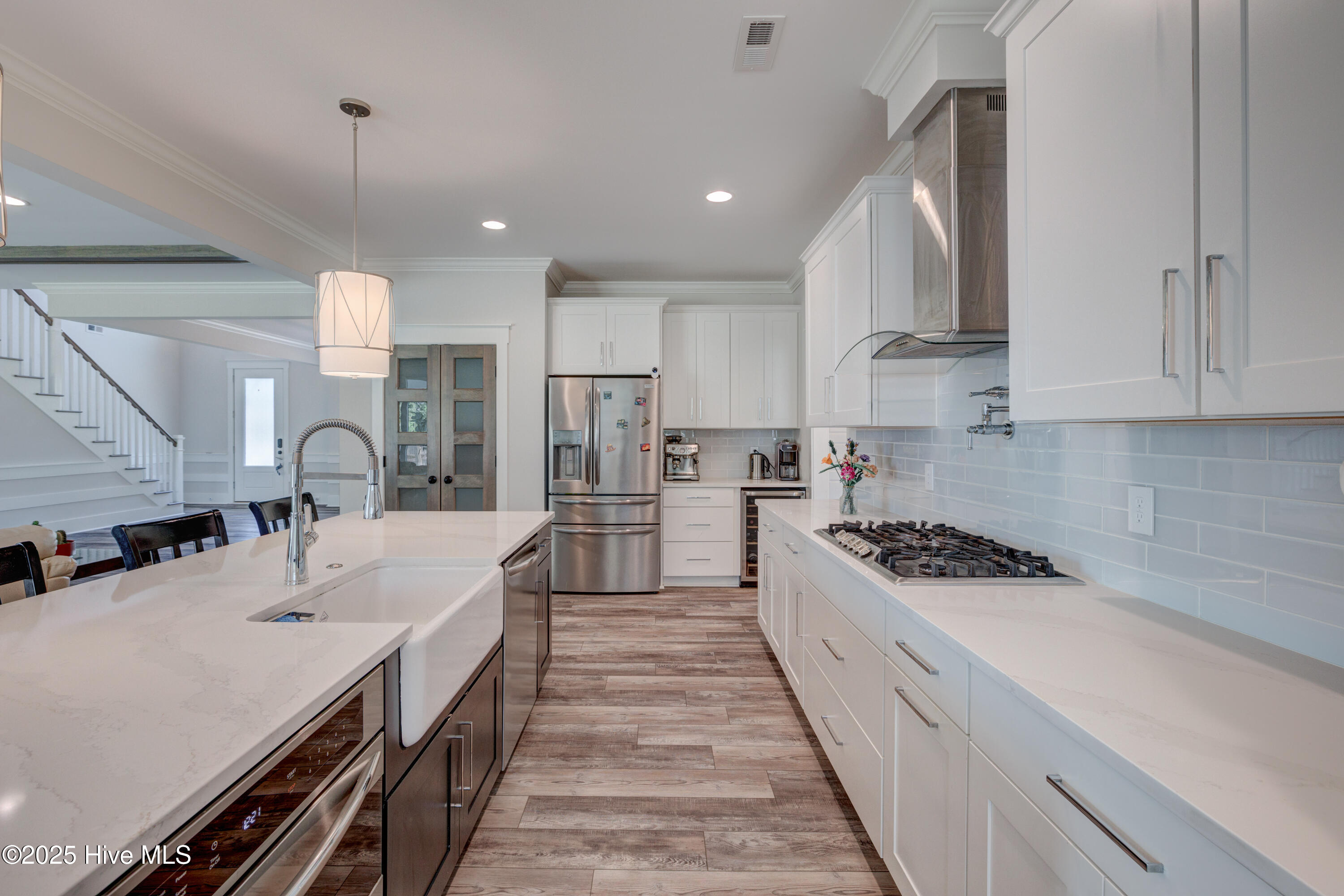 100553417 | Photo 24