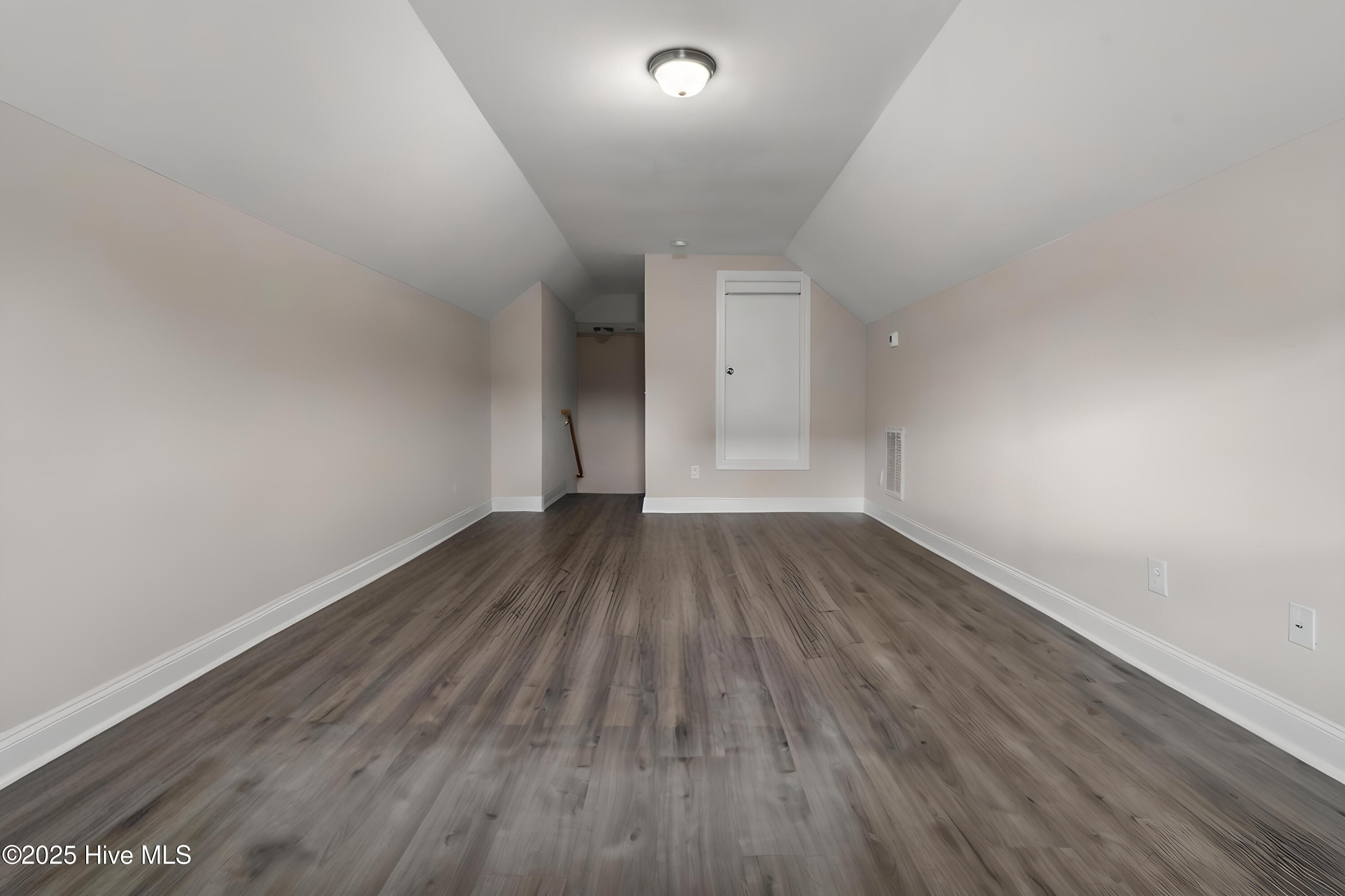 100518721 | Photo 37