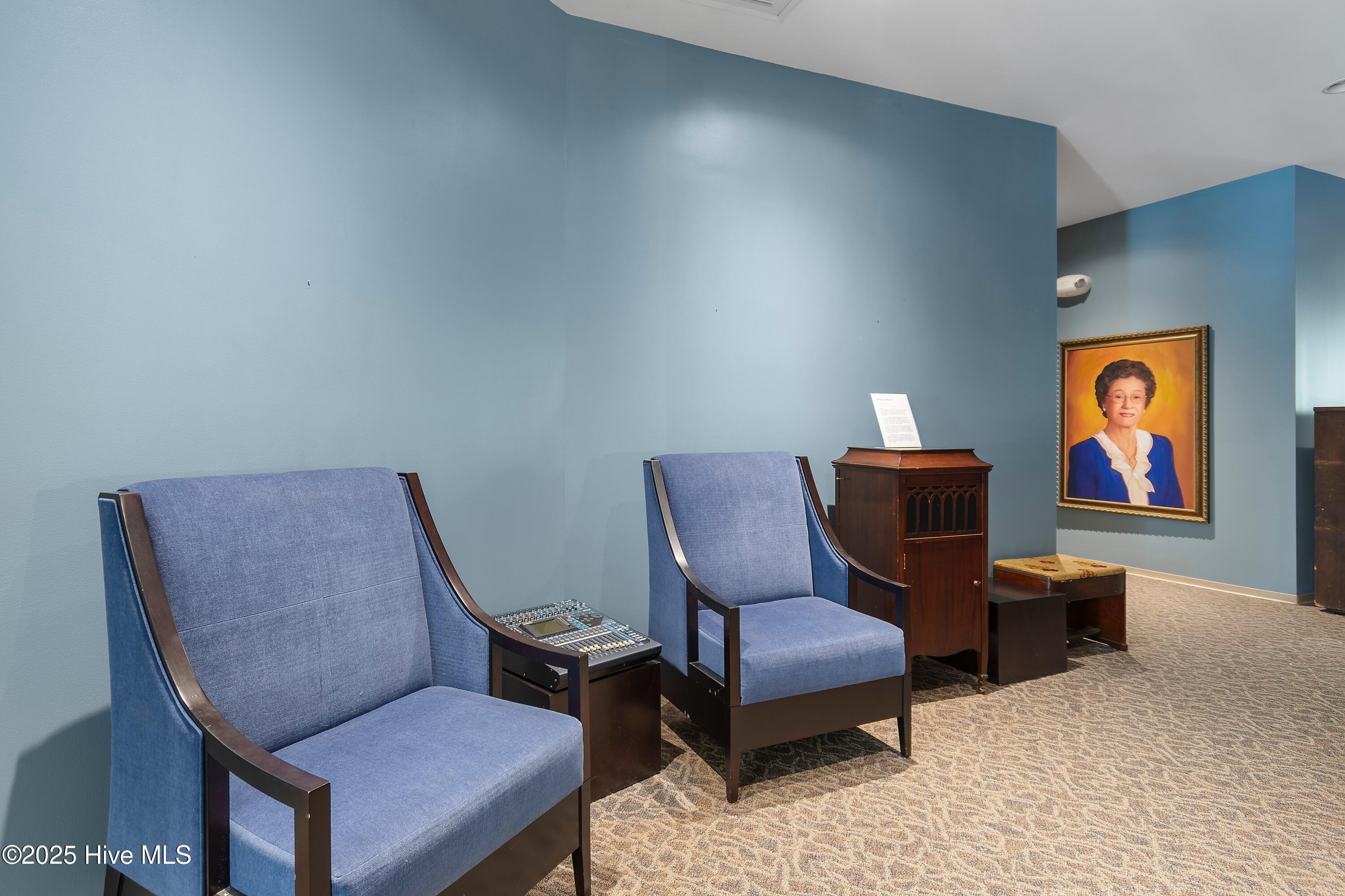 100491717 | Photo 44