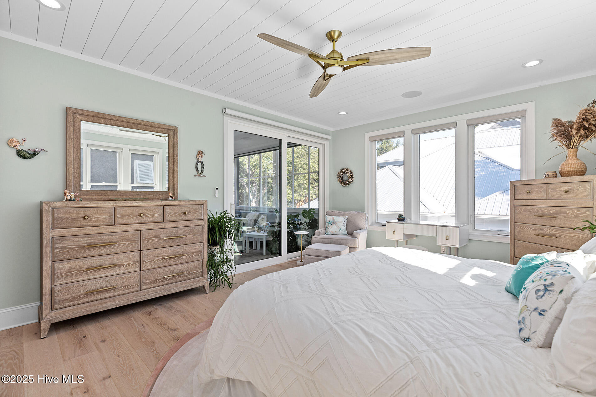 100540813 | Photo 26