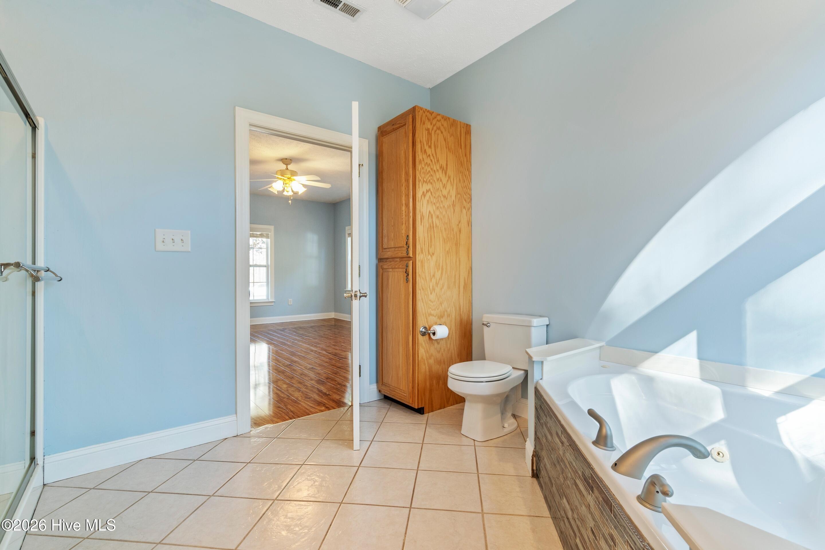 100550661 | Photo 42