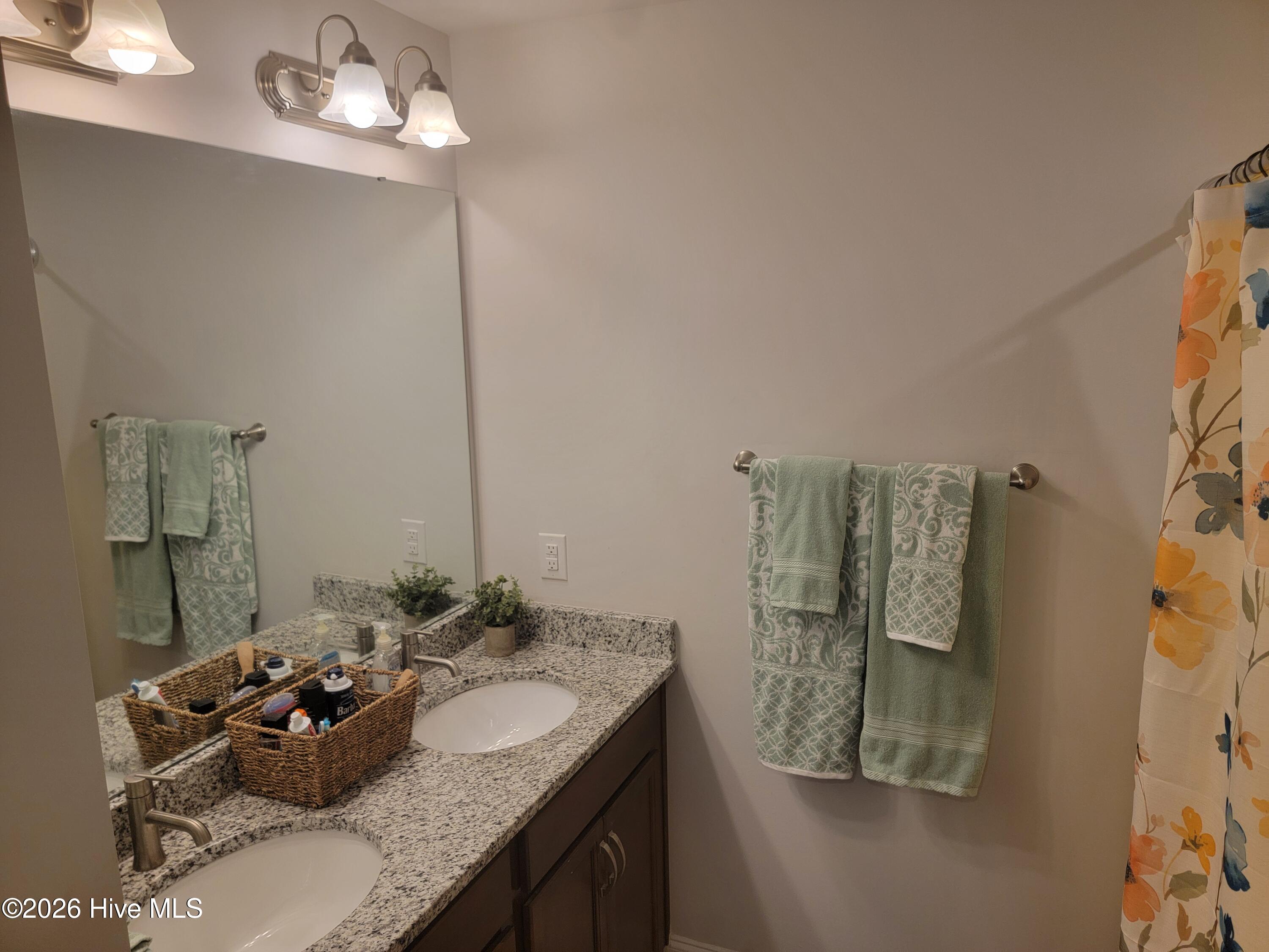 100548706 | Photo 17