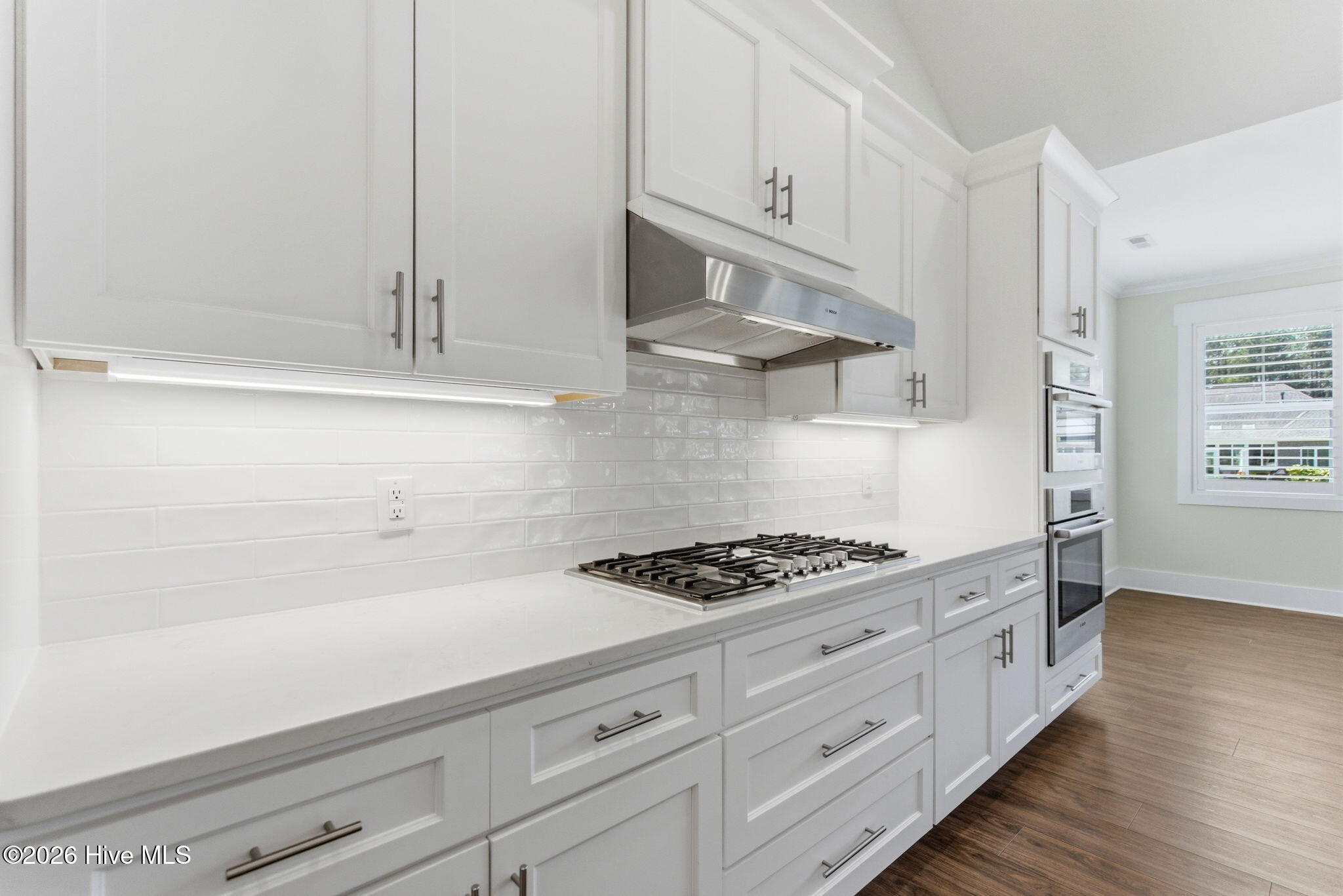 100543119 | Photo 20