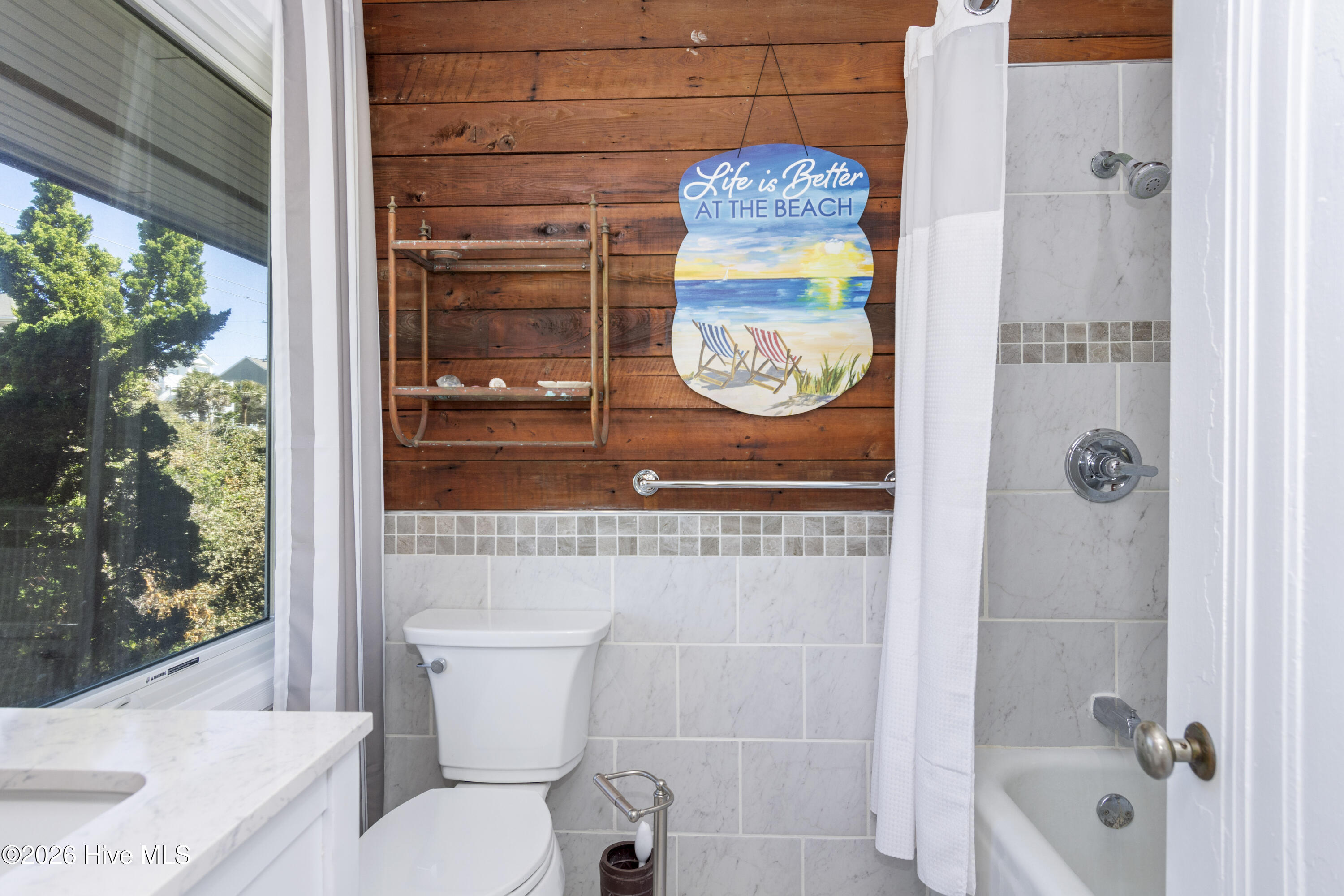 100553292 | Photo 48