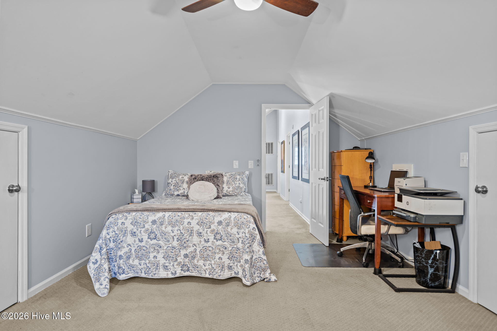 100552637 | Photo 30