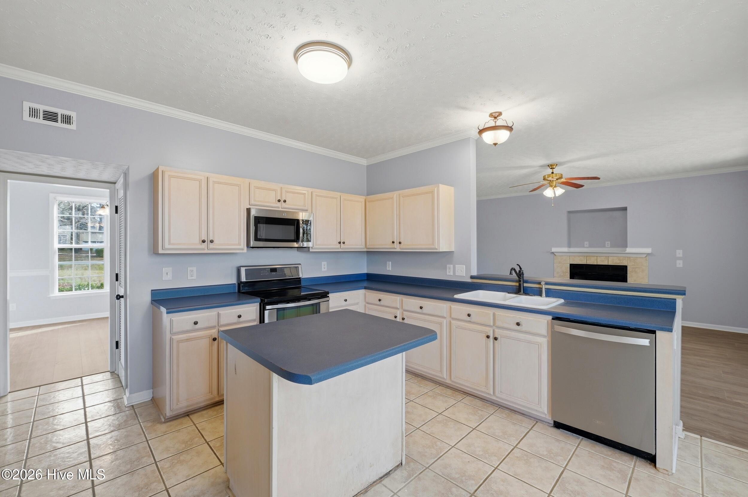 100559953 | Photo 14