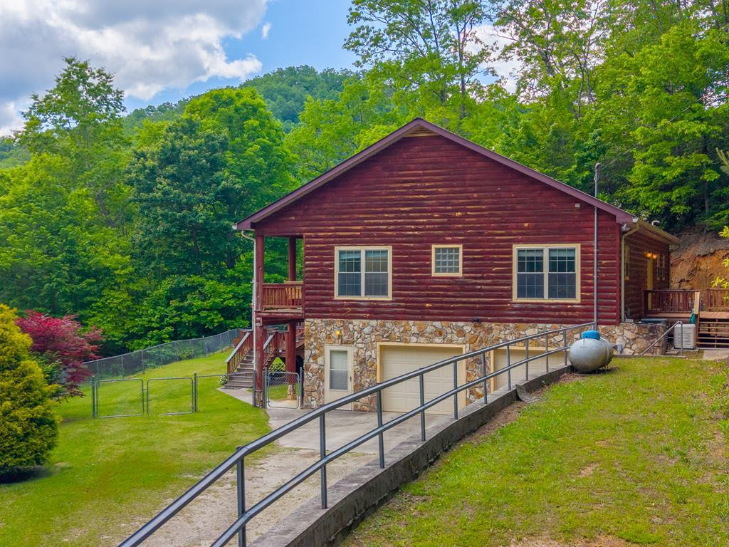 Homes for sale in Robbinsville, NC | 155 Mountain Laurel Rd, Robbinsville, NC 28771 | MLS# 98544166