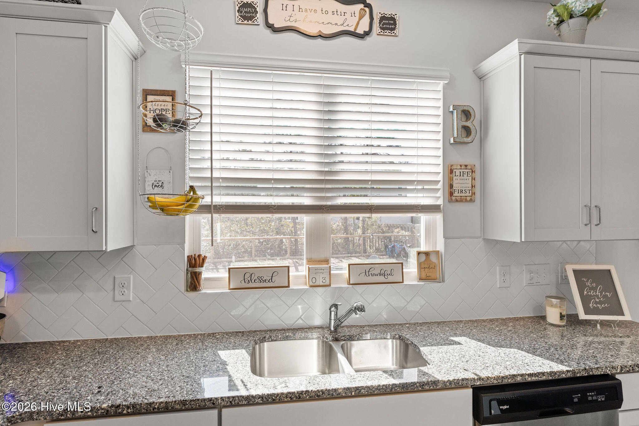 100553688 | Photo 19