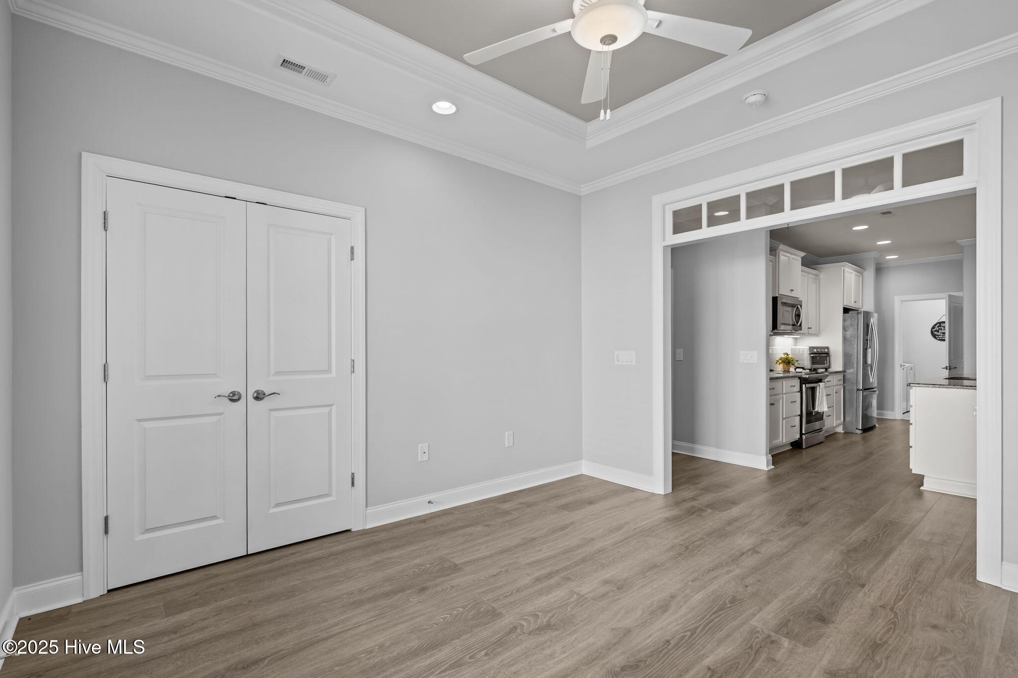 100532627 | Photo 24