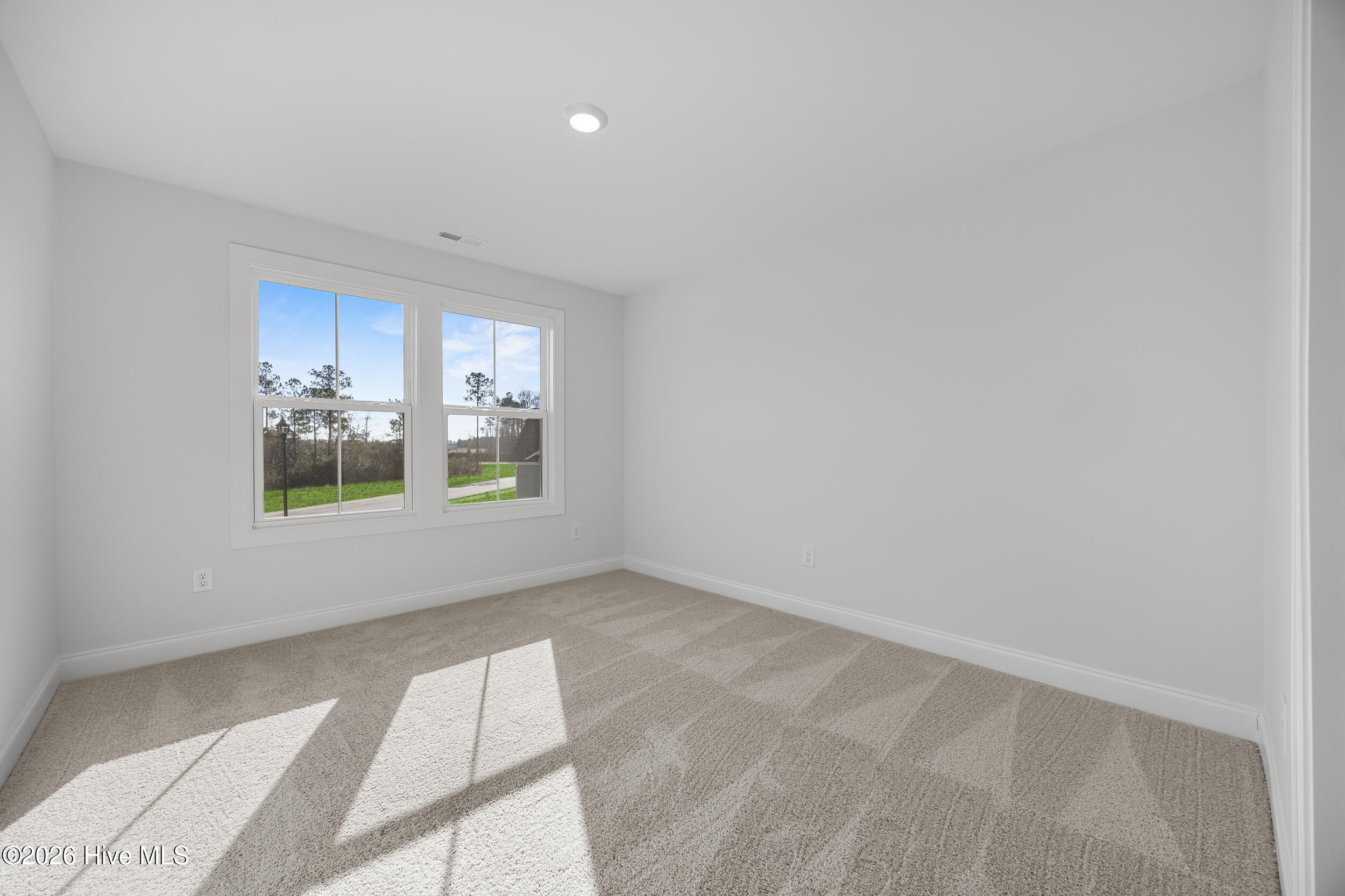 100527051 | Photo 36