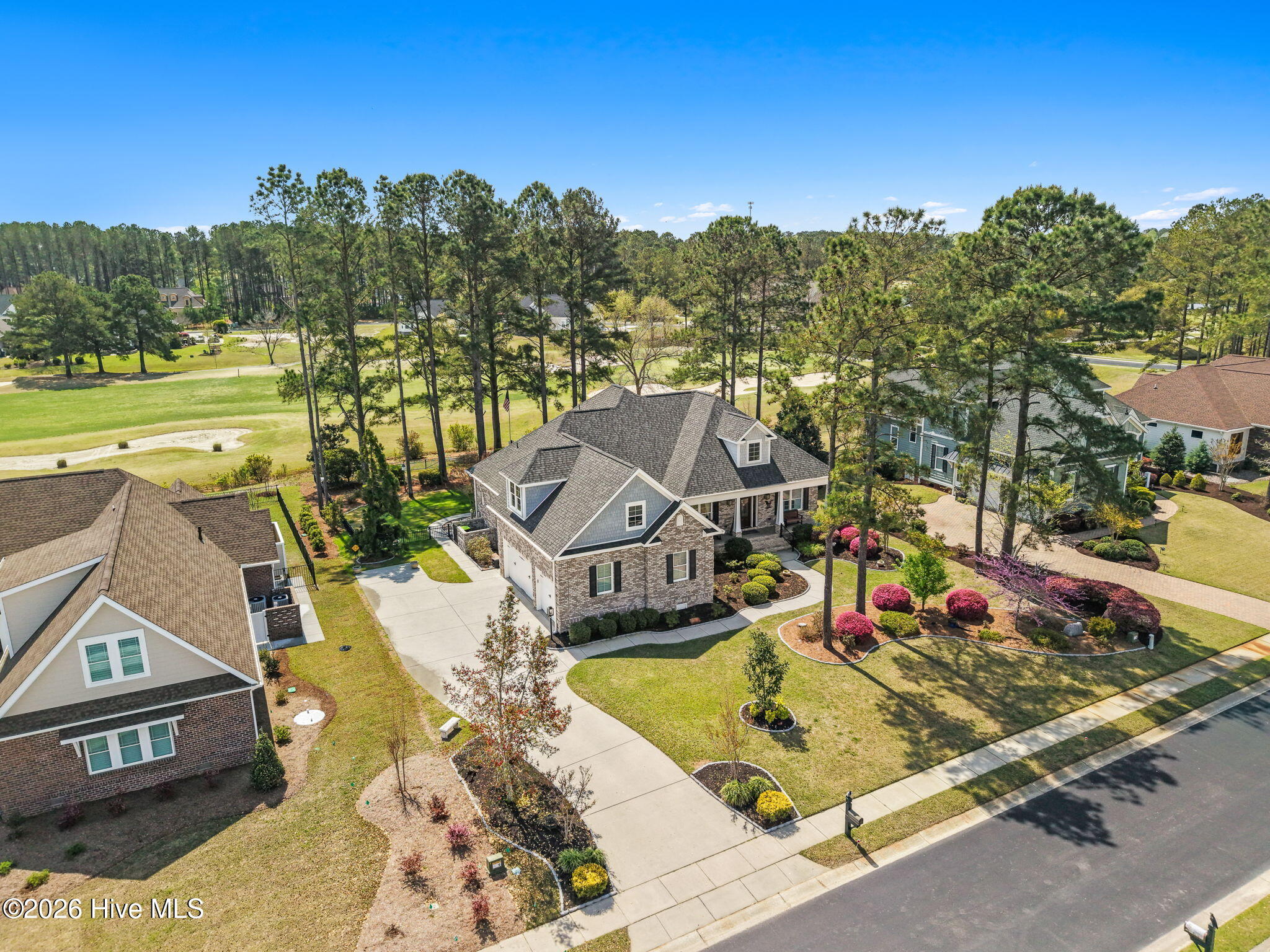 100549757 | Photo 64