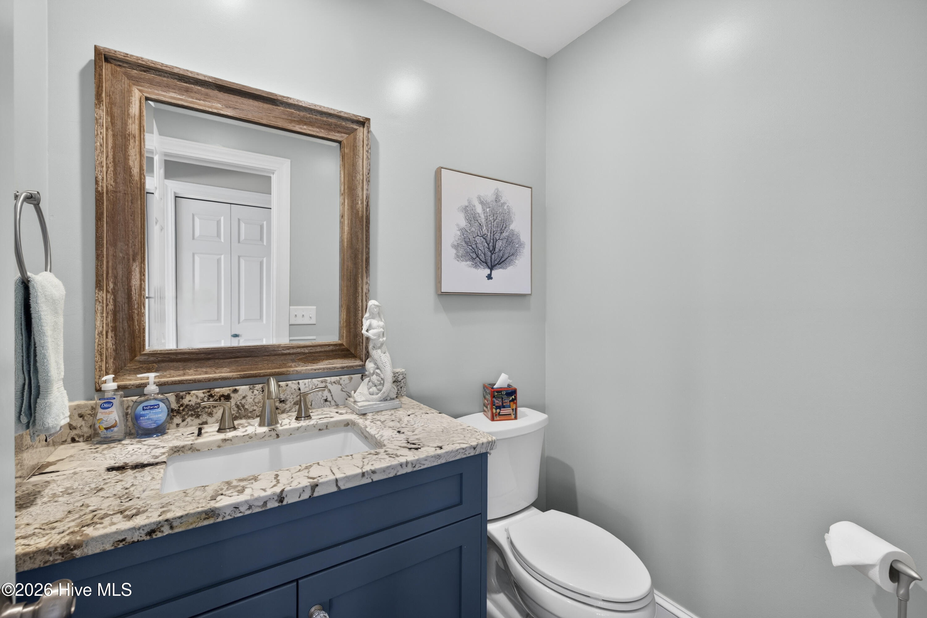 100568247 | Photo 27