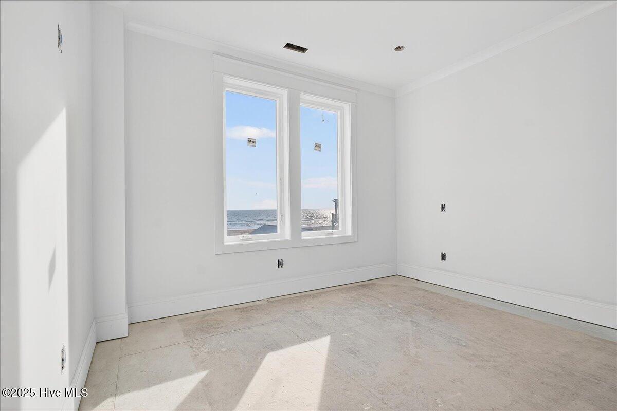 100543299 | Photo 18