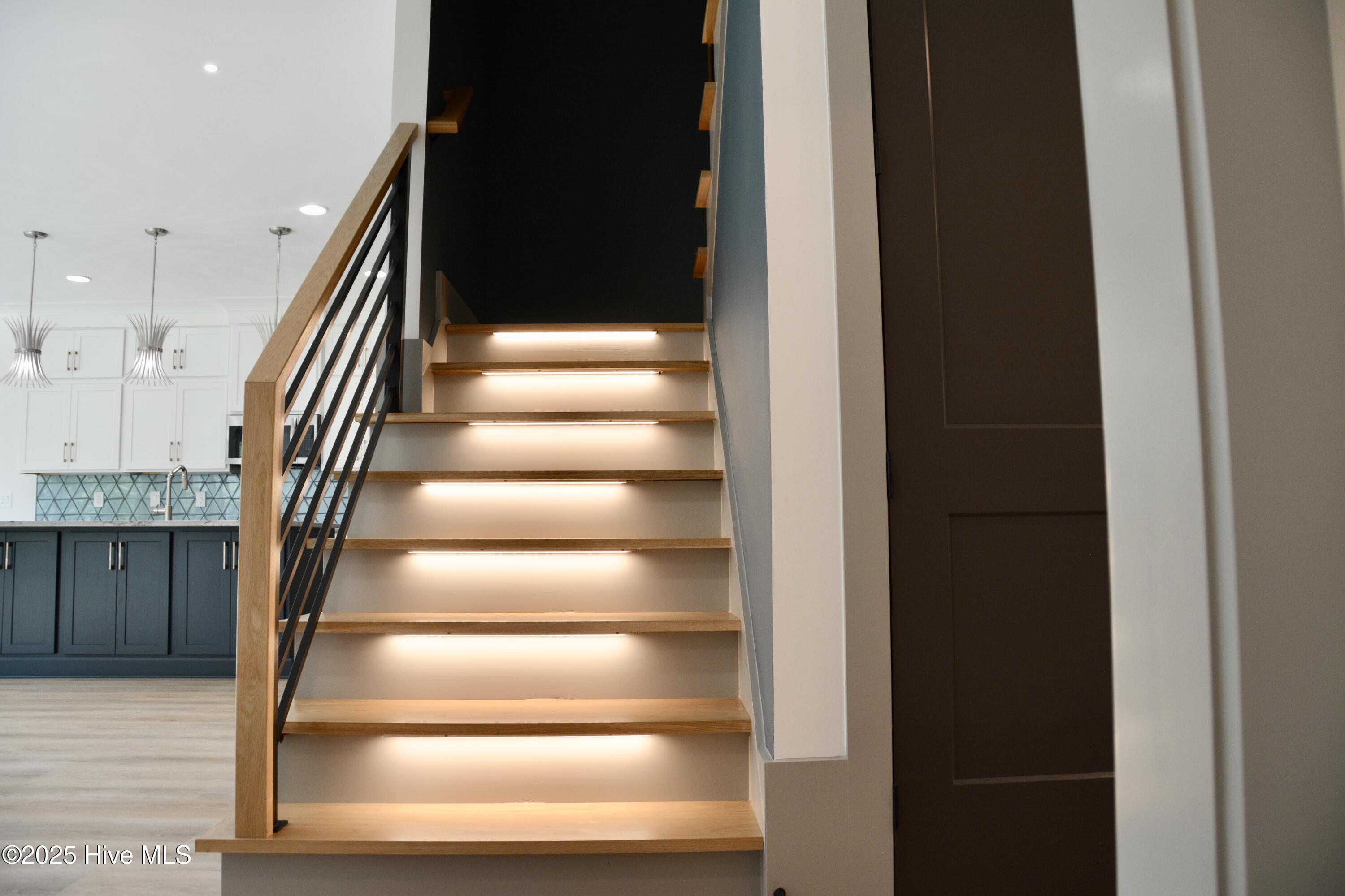 100508502 | Photo 57