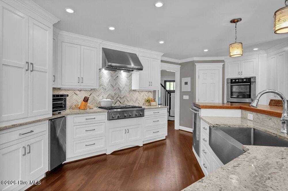 100559715 | Photo 13