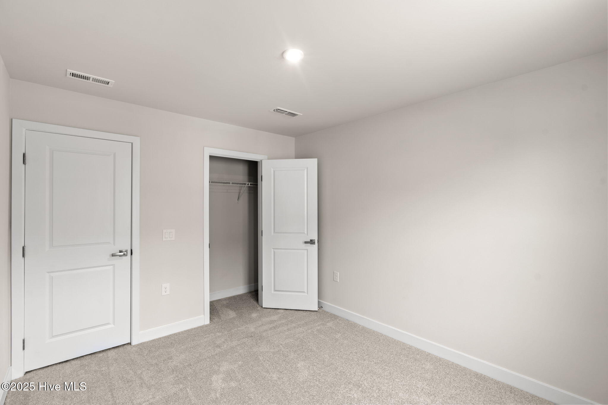 100541179 | Photo 17