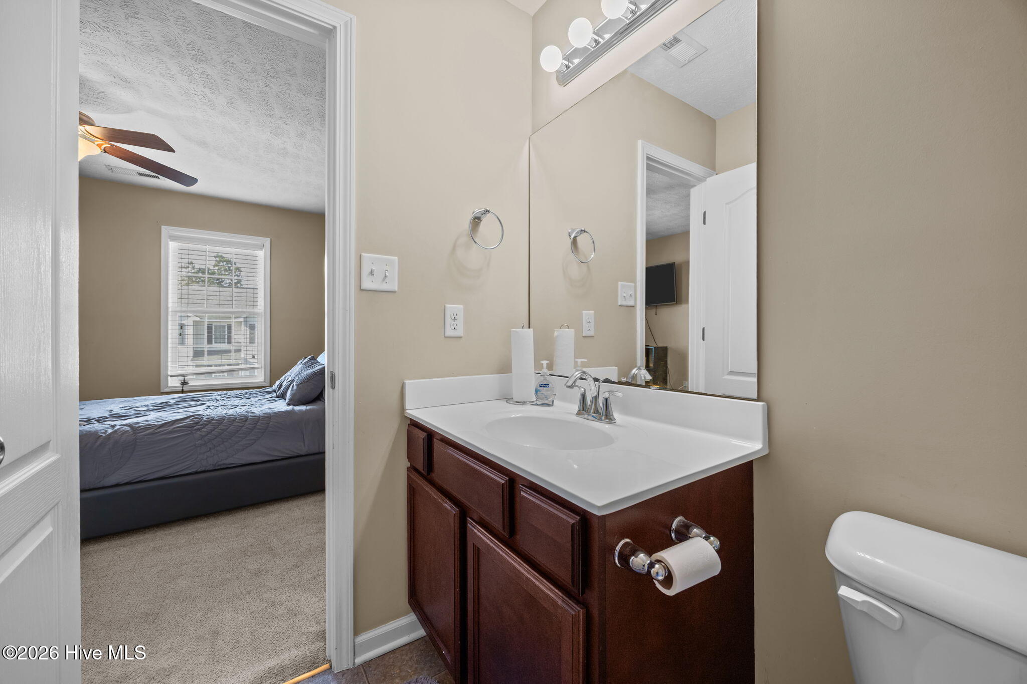 100552891 | Photo 12