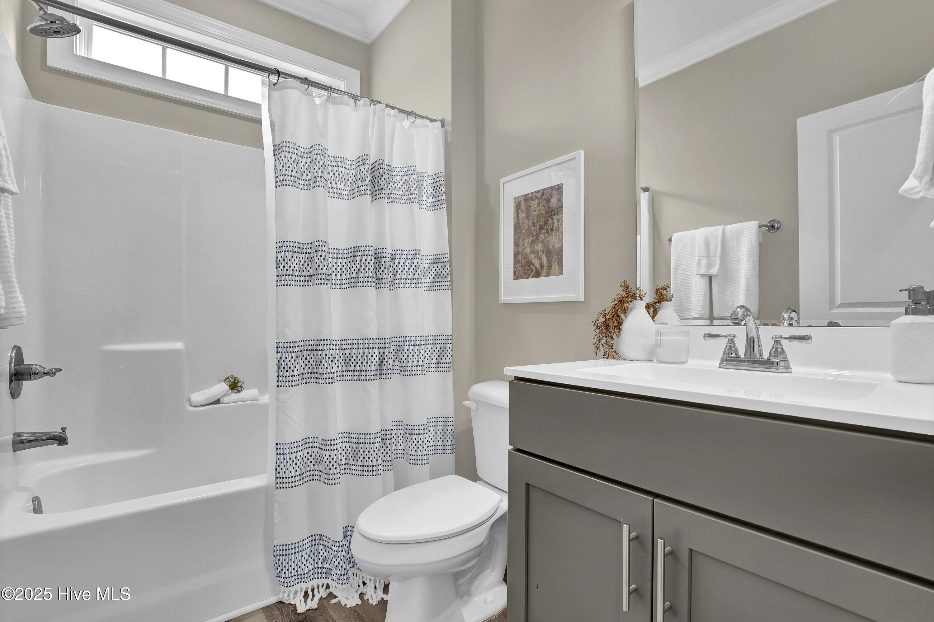 100545755 | Photo 24