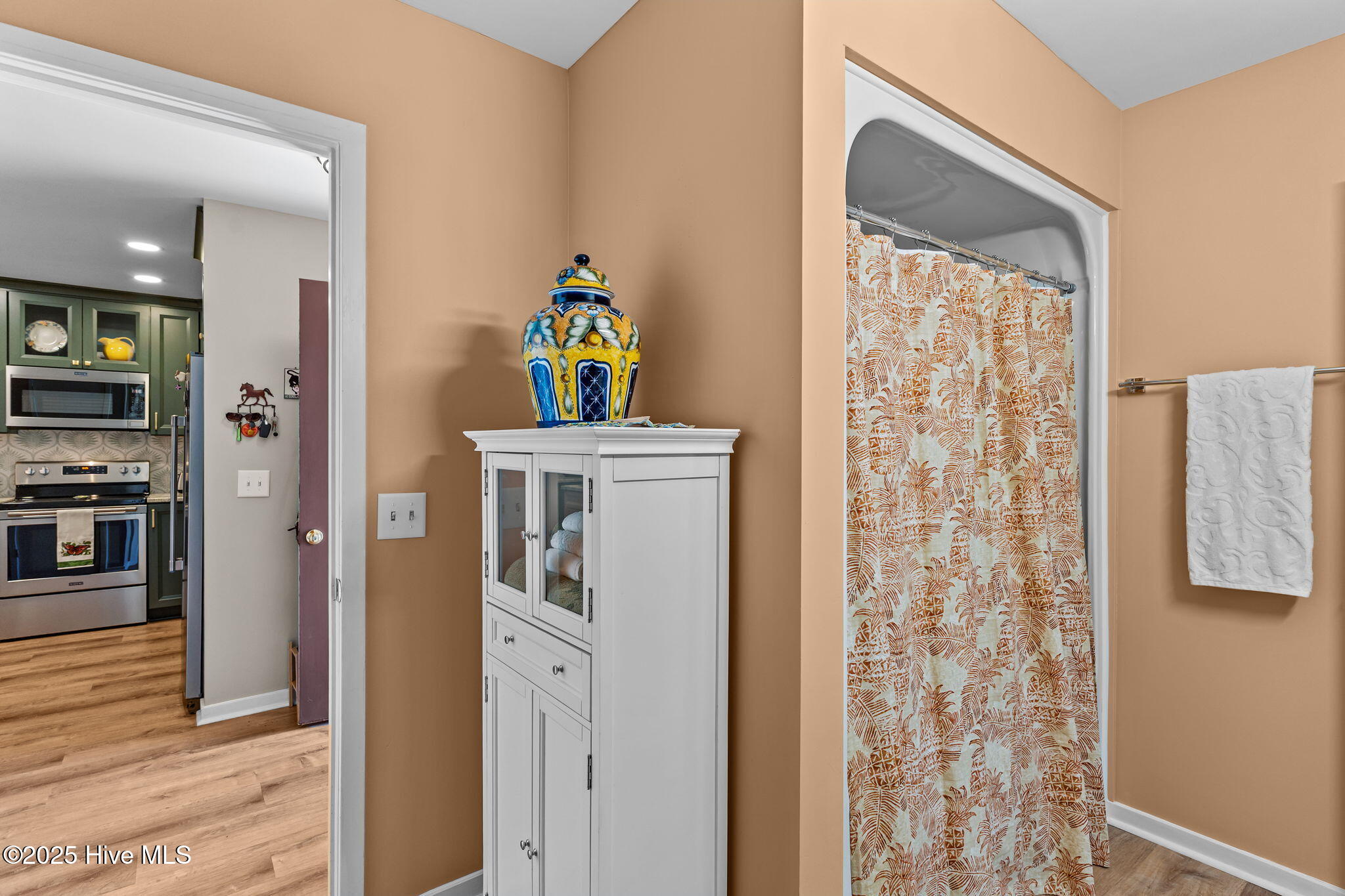 100545533 | Photo 29