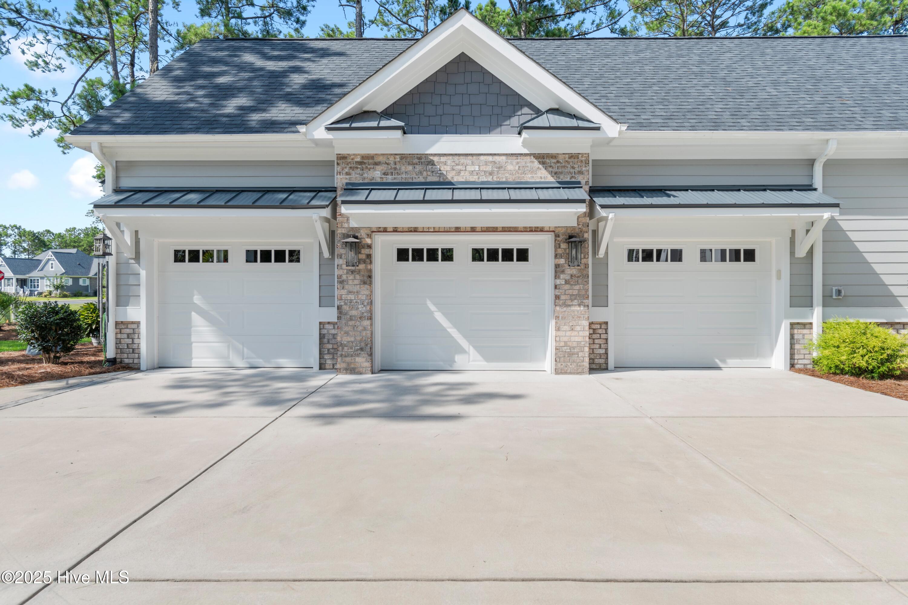 100518411 | Photo 50