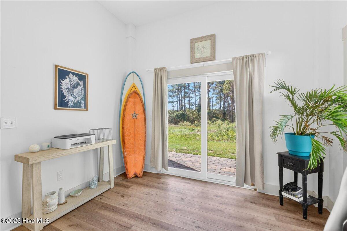 100536911 | Photo 33