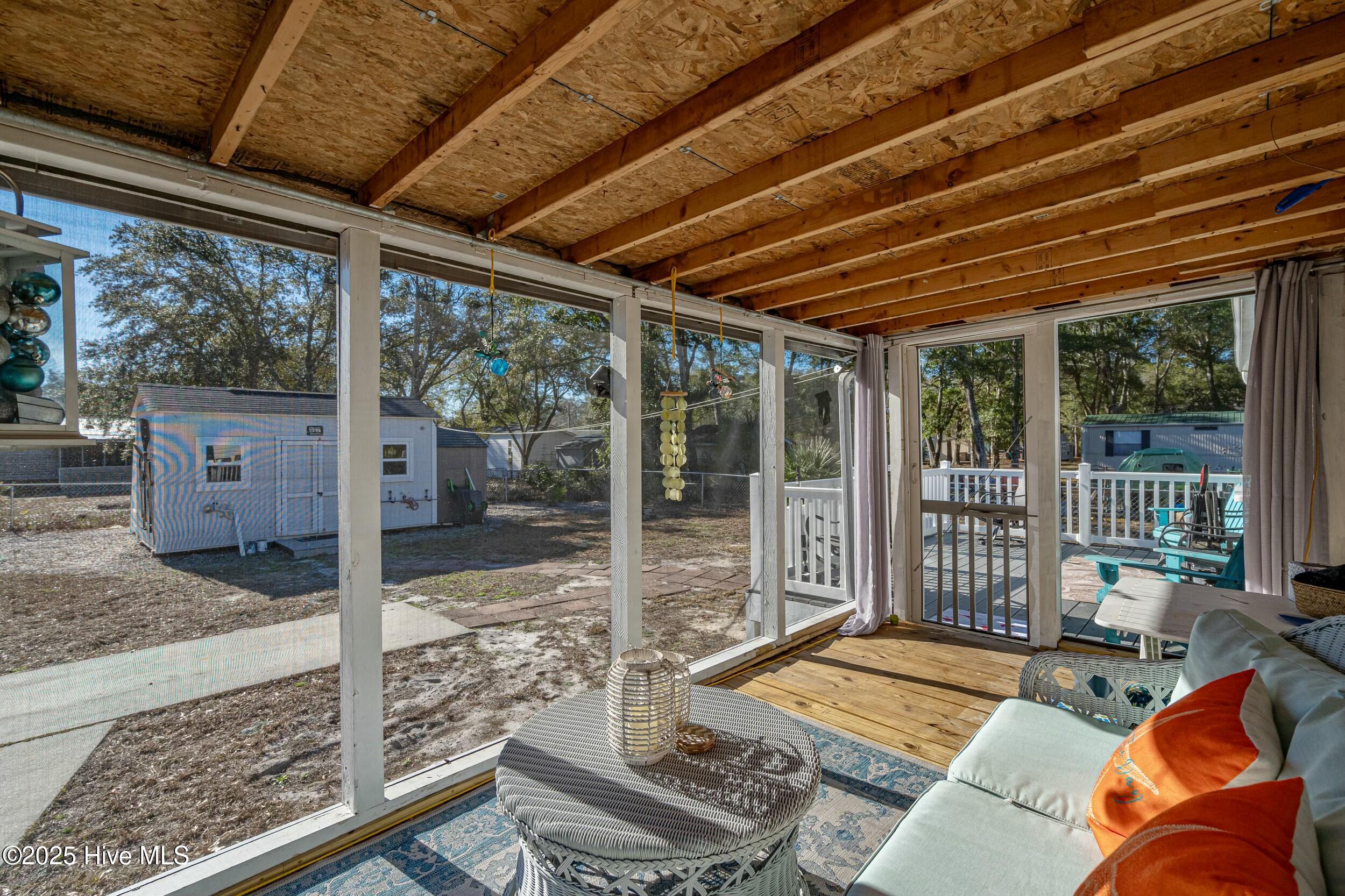 100482748 | Photo 24