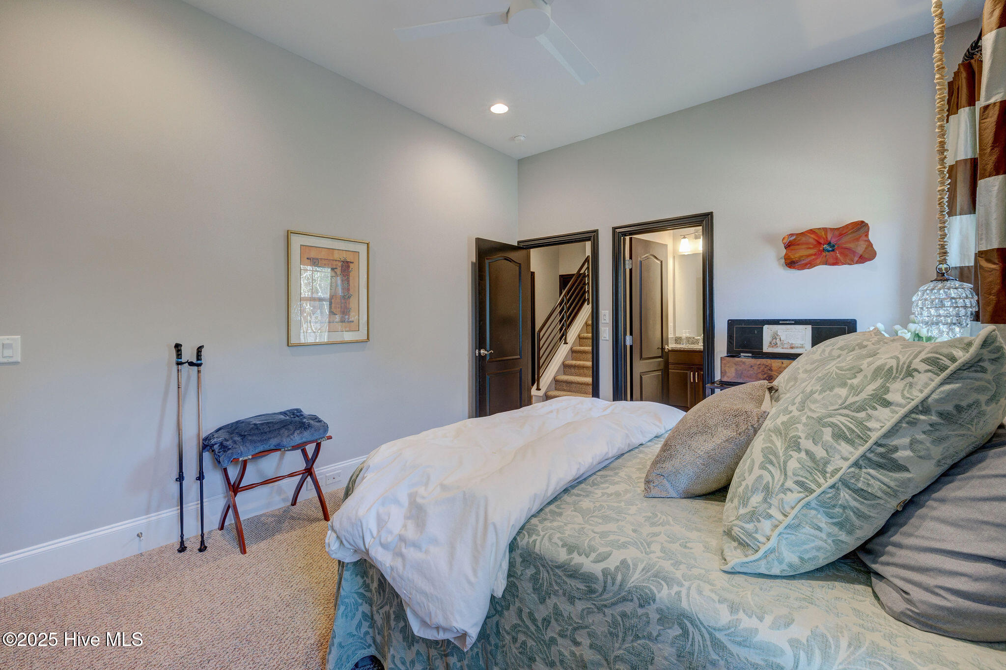 100550746 | Photo 45