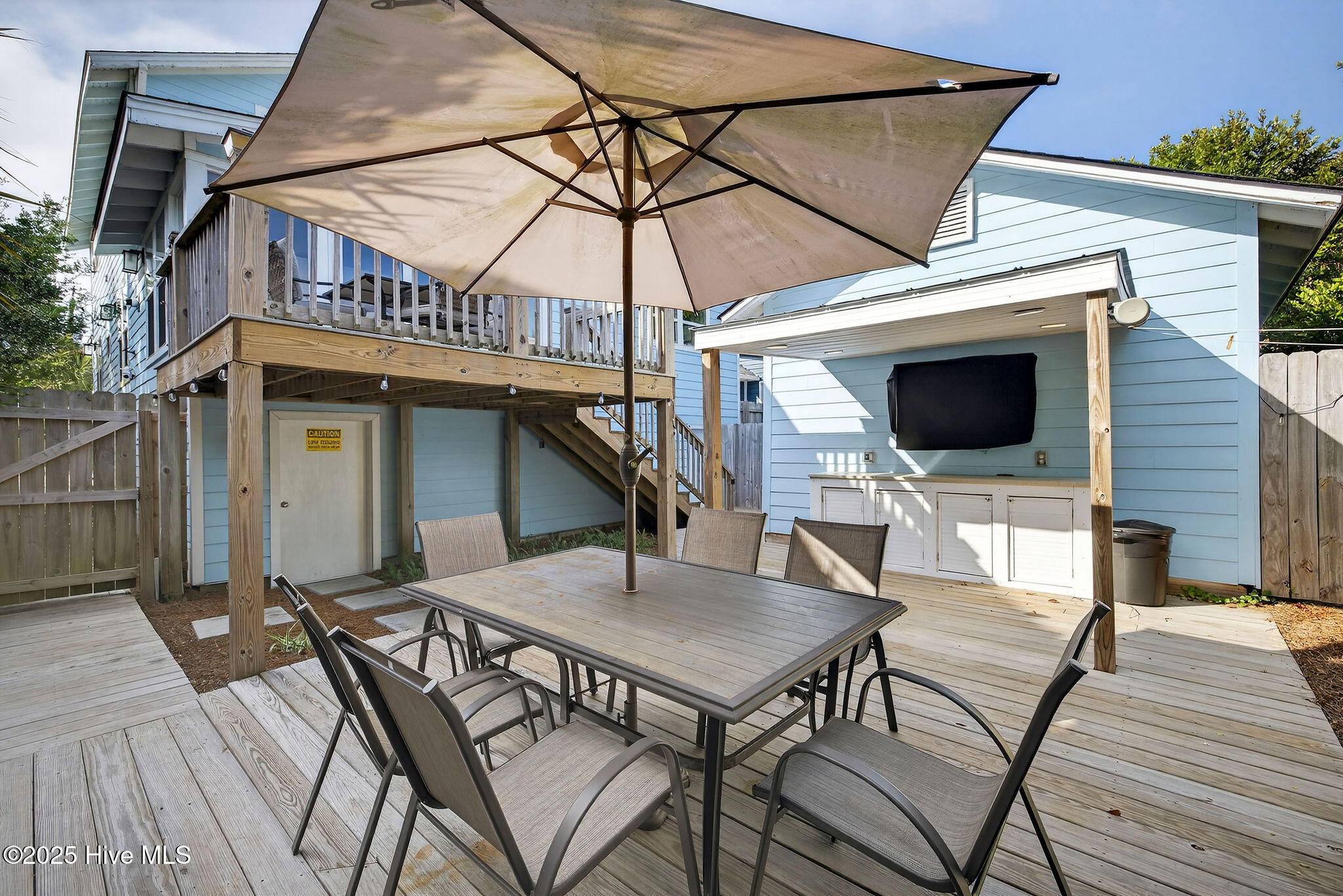 100543677 | Photo 10