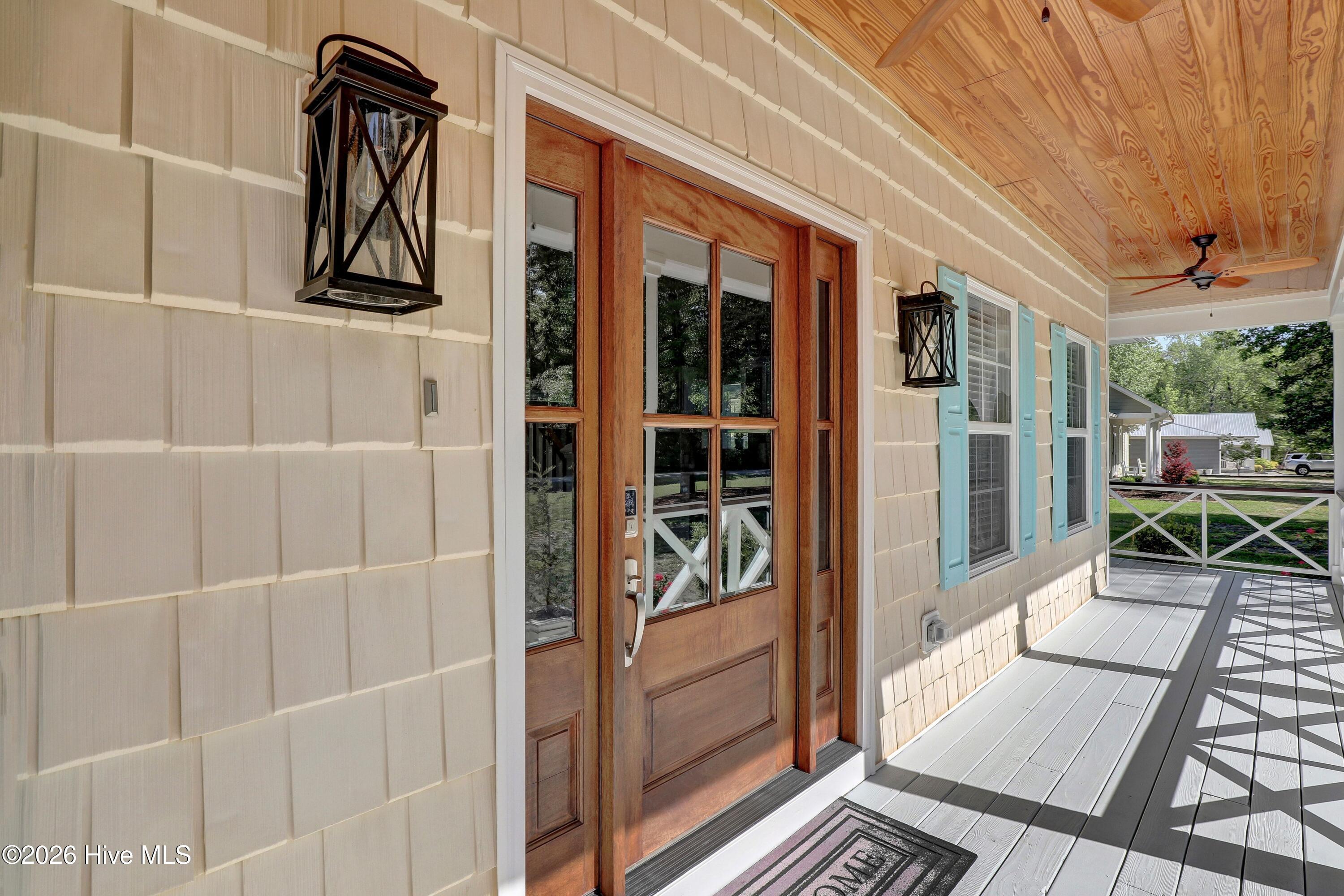 100567806 | Photo 13