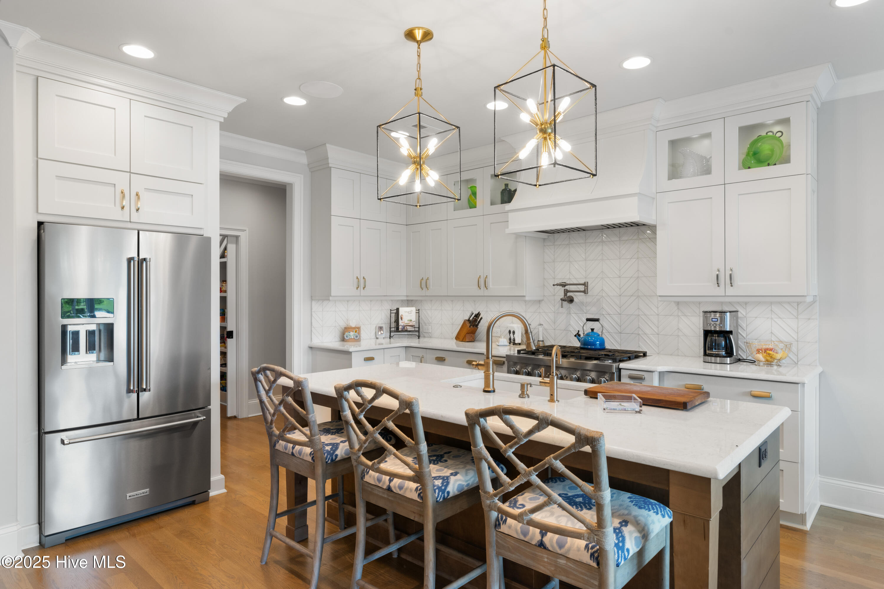 100551576 | Photo 18