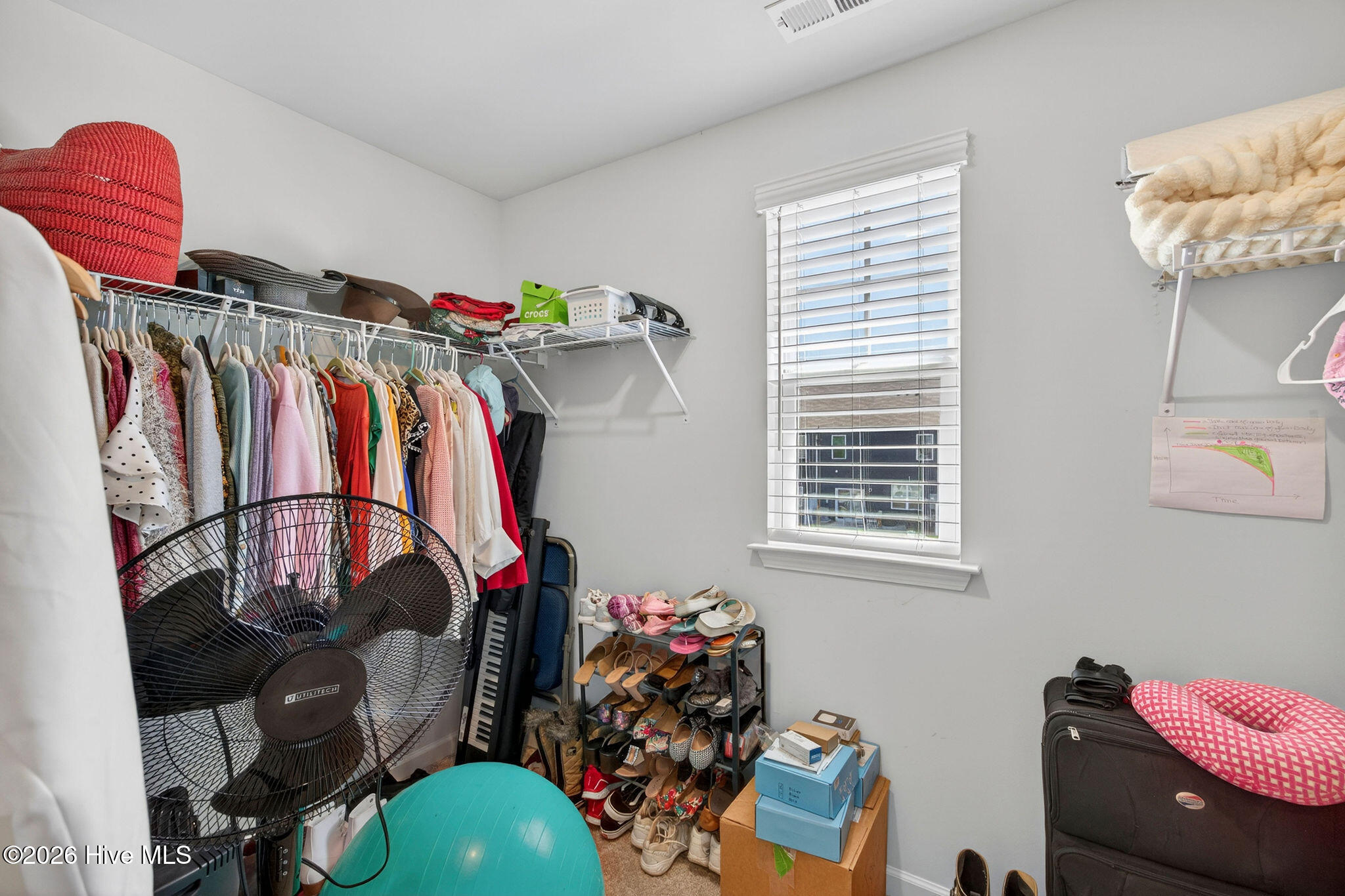 100570180 | Photo 29