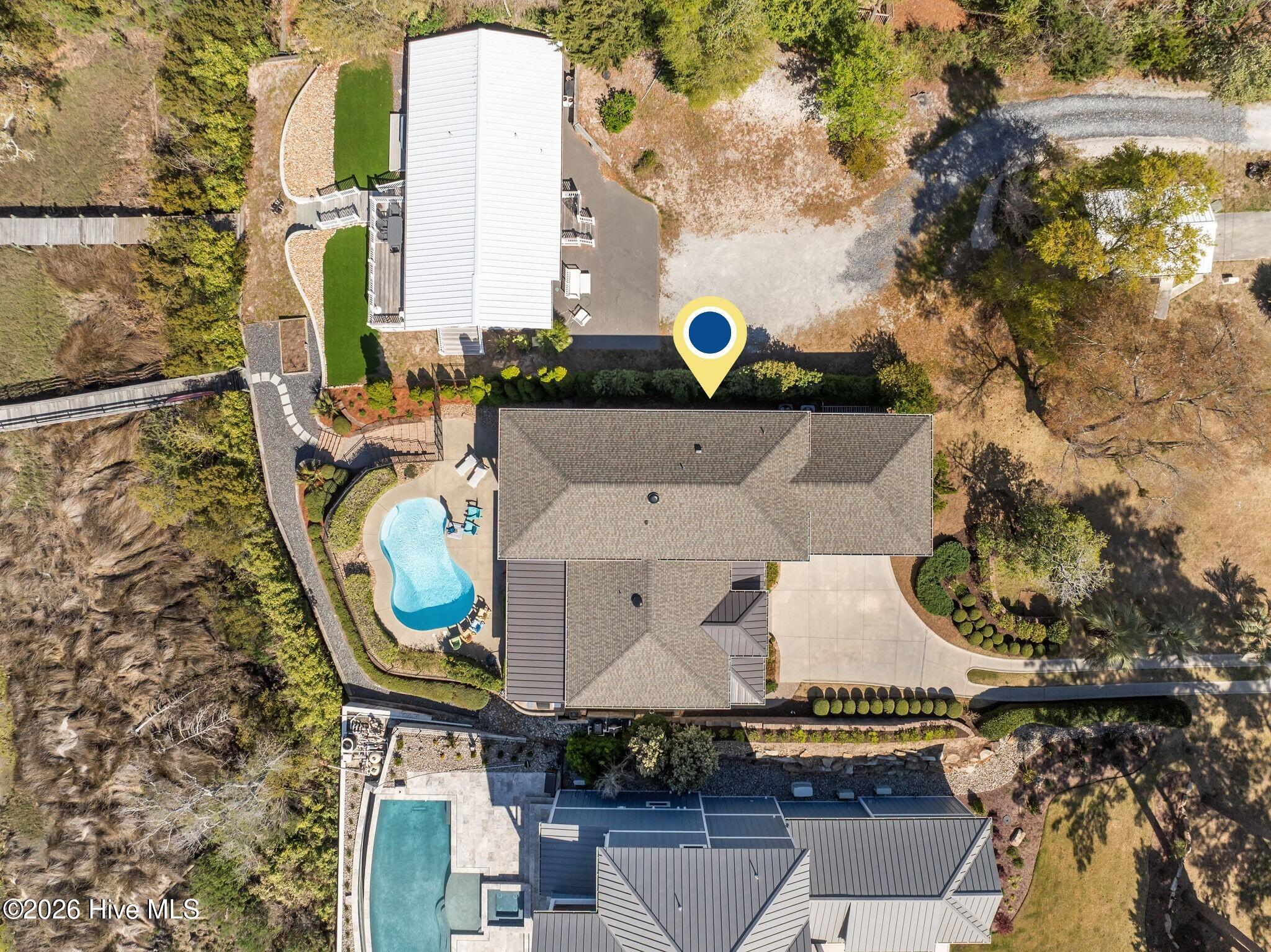 100564617 | Photo 53