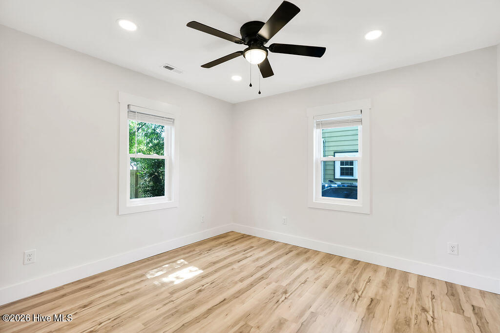 100566148 | Photo 19