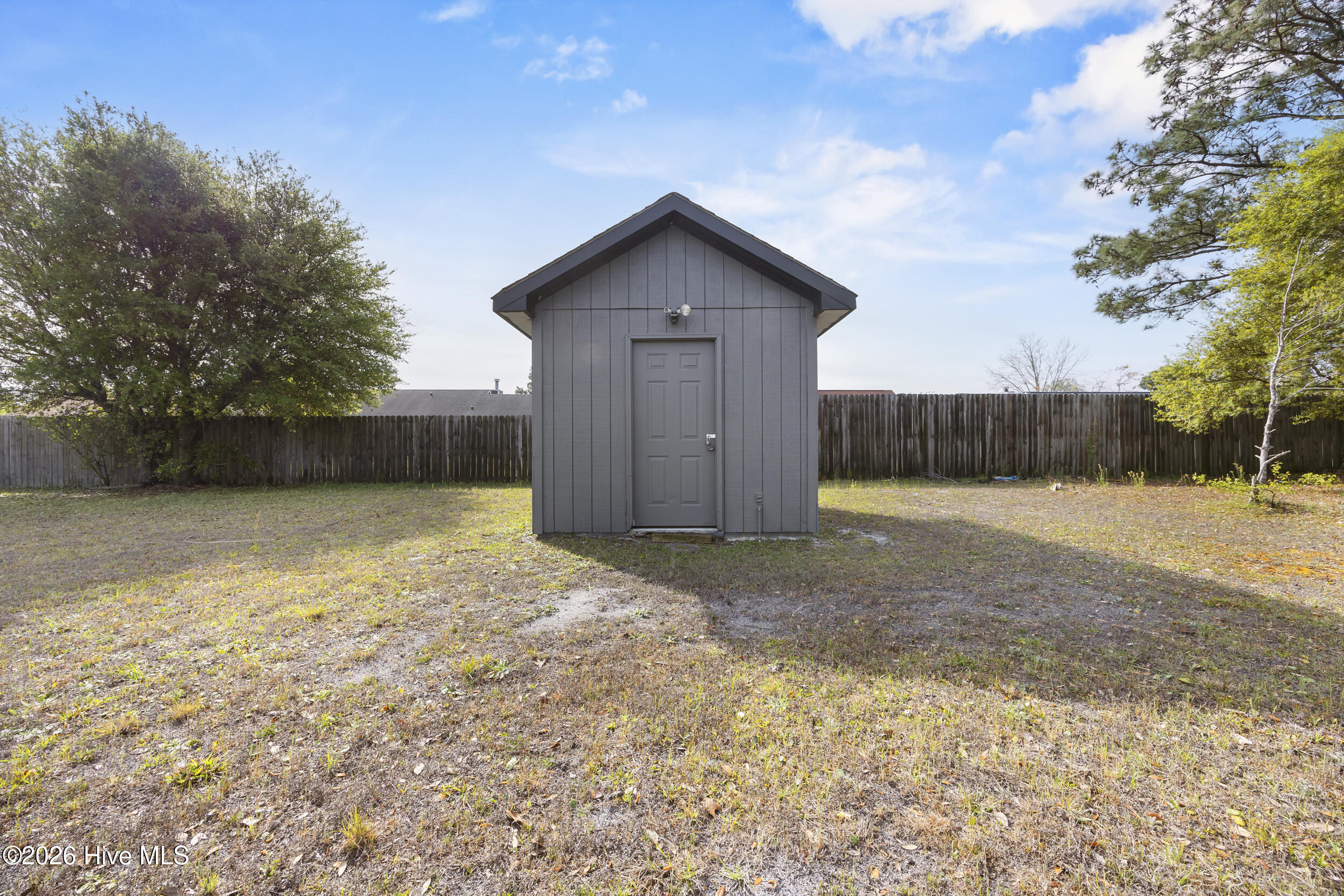 100566189 | Photo 42