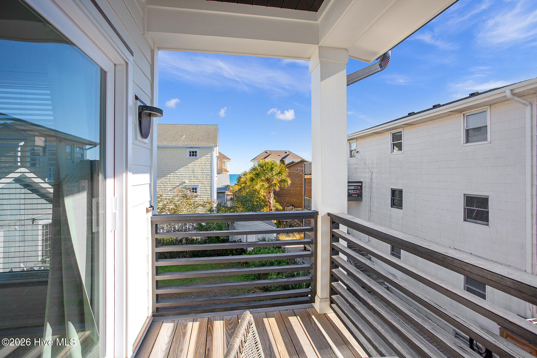 100560077 | Photo 20