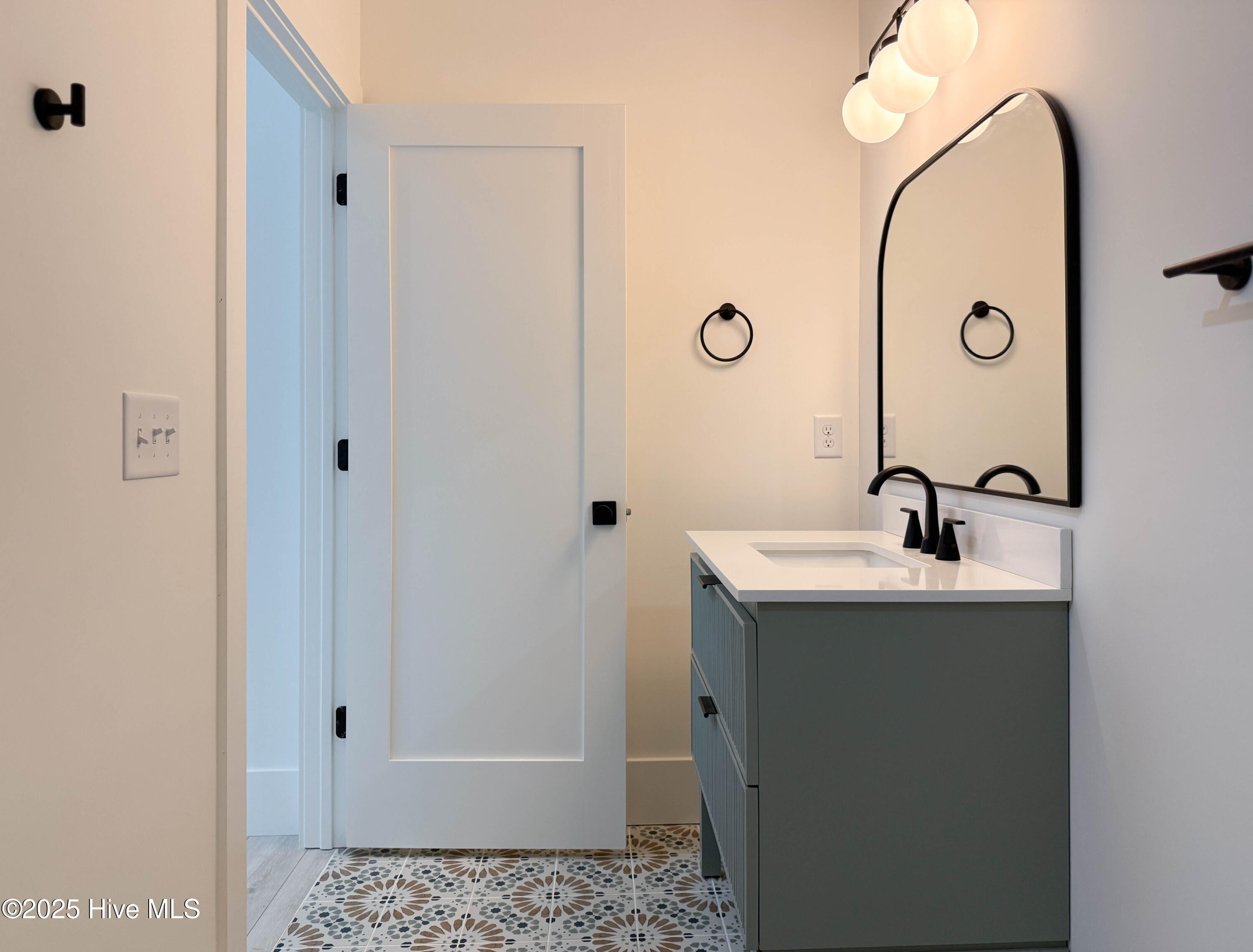 100539536 | Photo 73