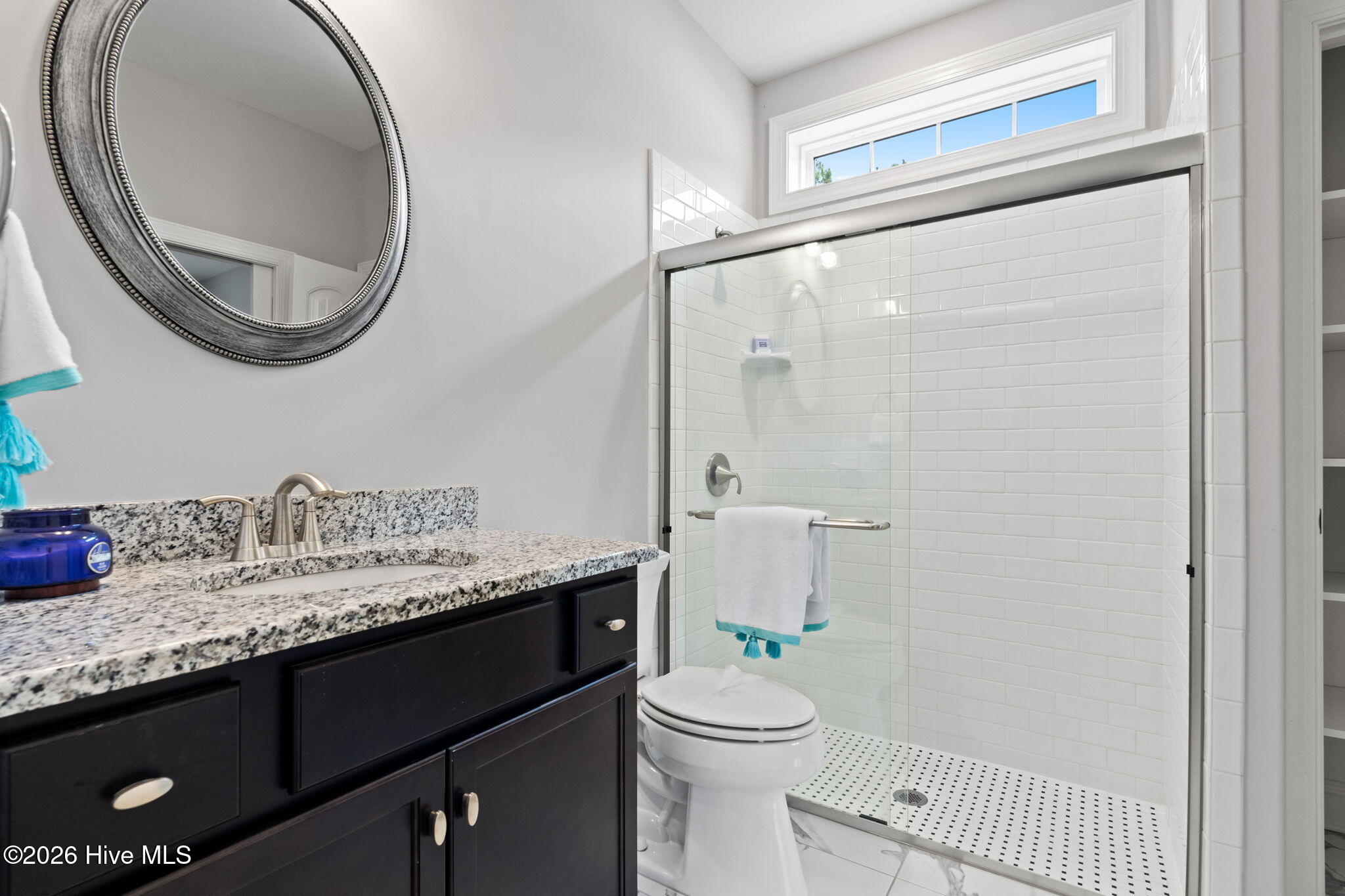 100566605 | Photo 36